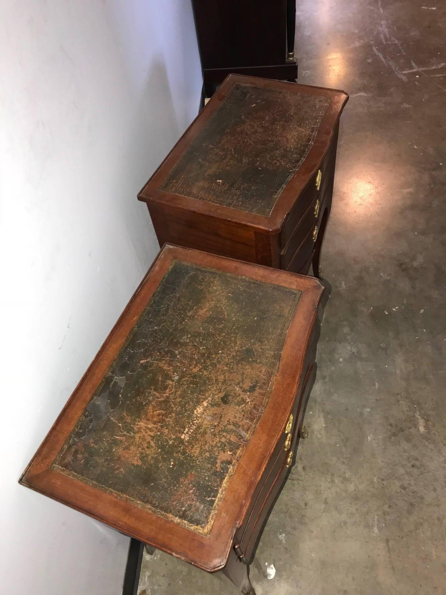 Pair of French Transitional Side Tables In Good Condition In Dallas, TX