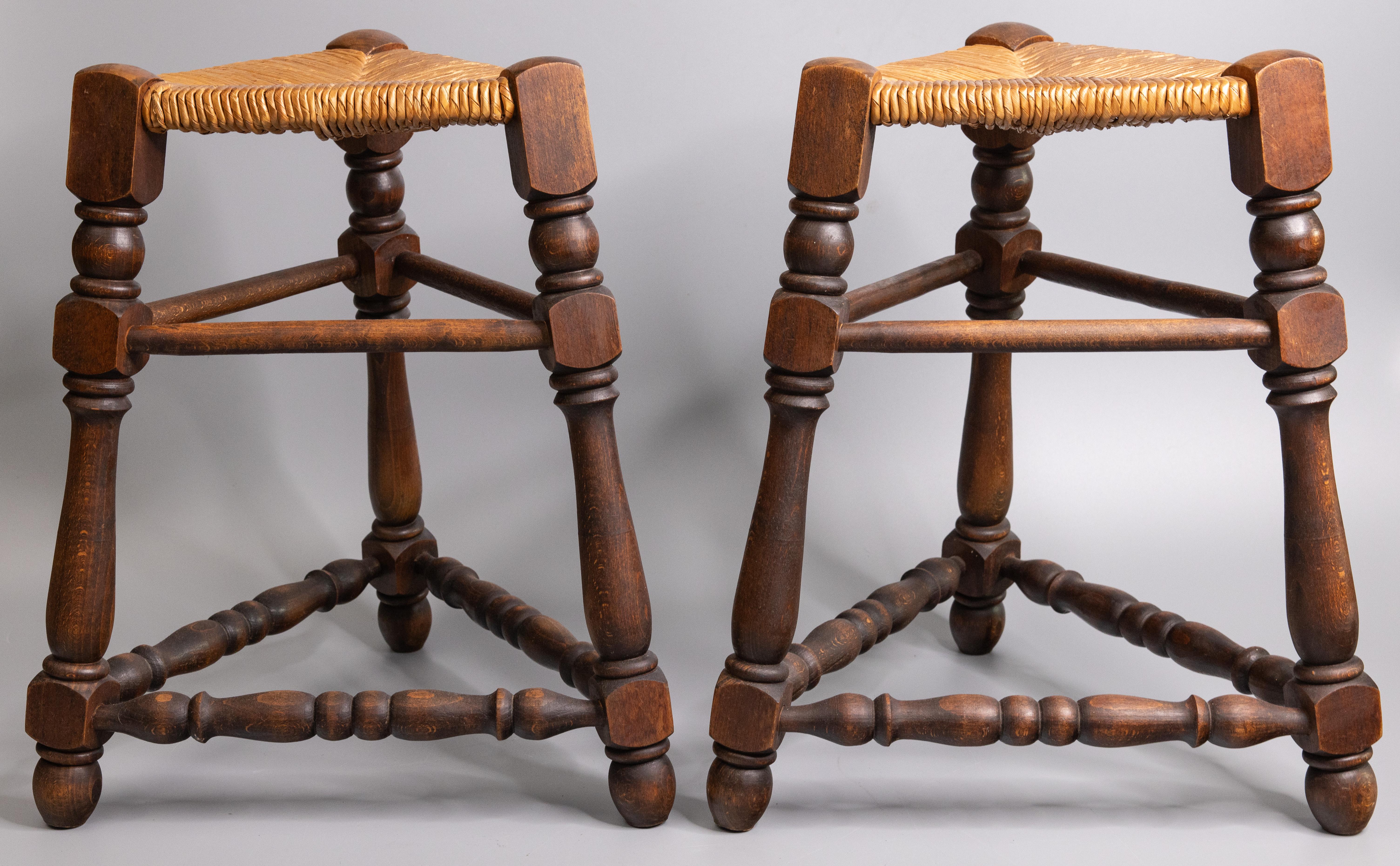 Pair of French Triangular Oak Tripod Stools With Woven Rush Seats, Circa 1900 In Good Condition For Sale In Pearland, TX