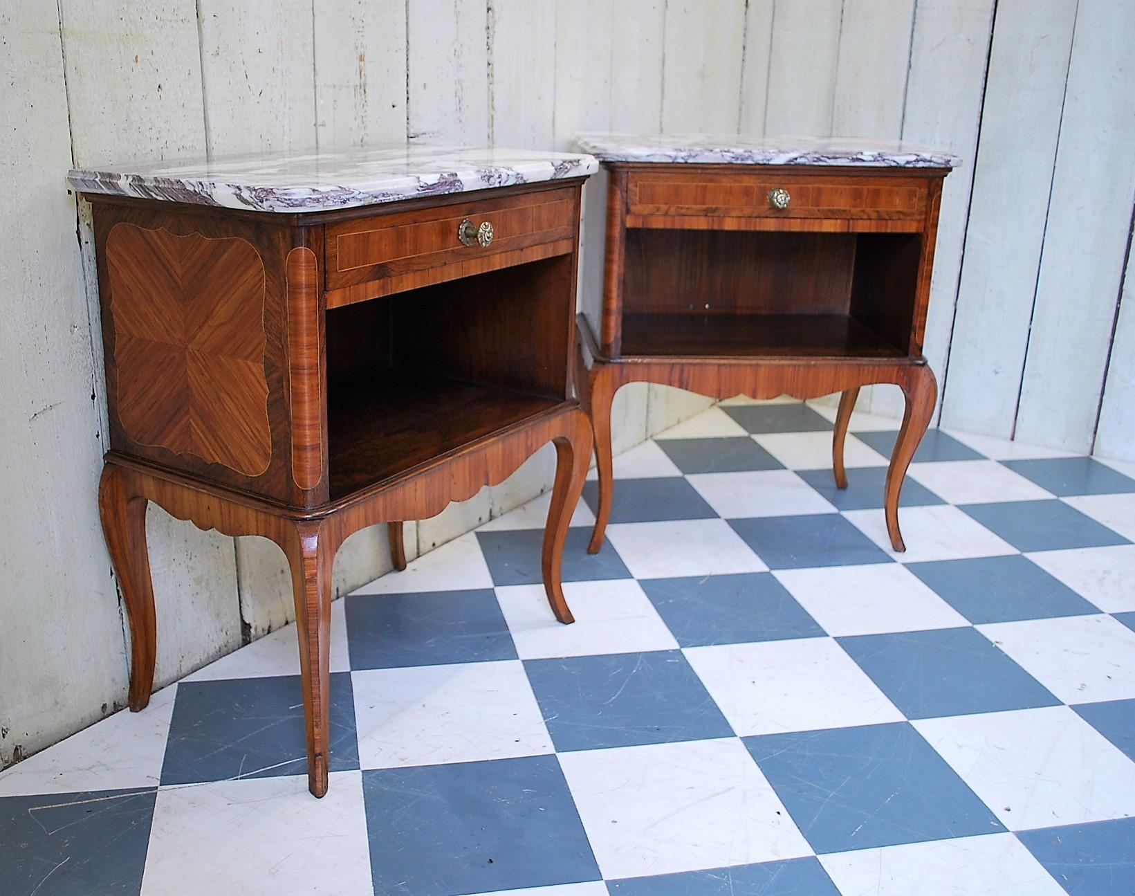 Pair of French Tulipwood Bedside Cabinets or Nightstands In Good Condition For Sale In Winchcombe, Gloucesteshire