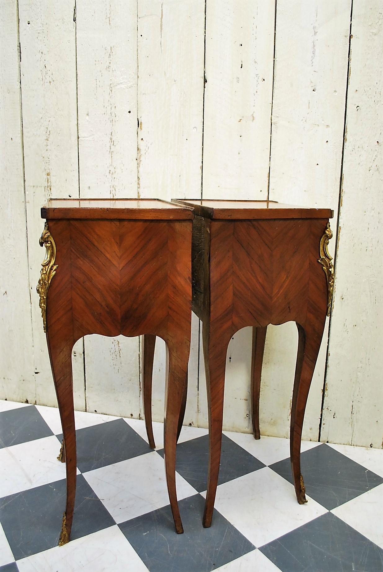 Pair of French Tulipwood Bedside Cabinets or Nightstands For Sale 2