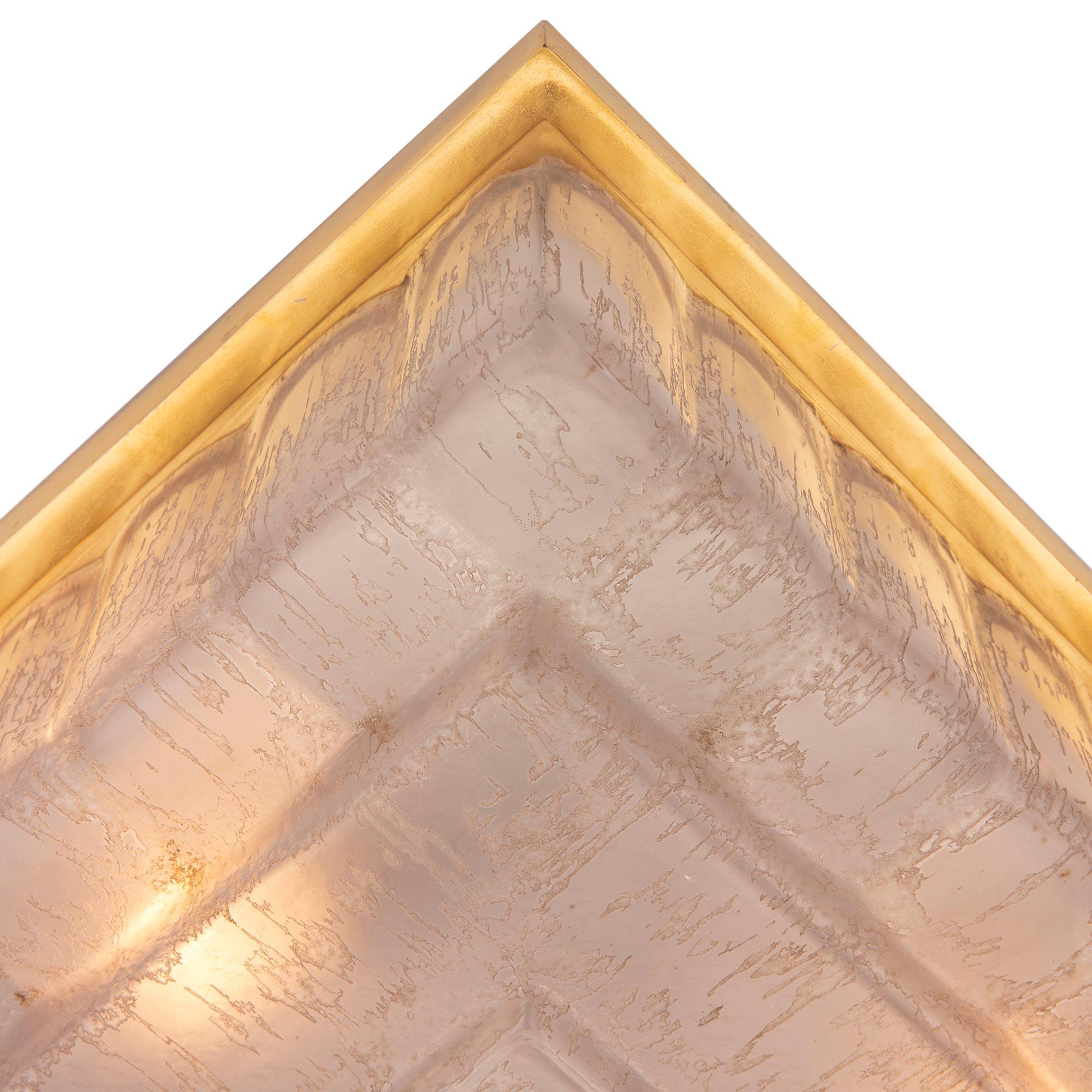 Français Lustre Plafonnier en cristal et bronze doré du début du siècle. en vente