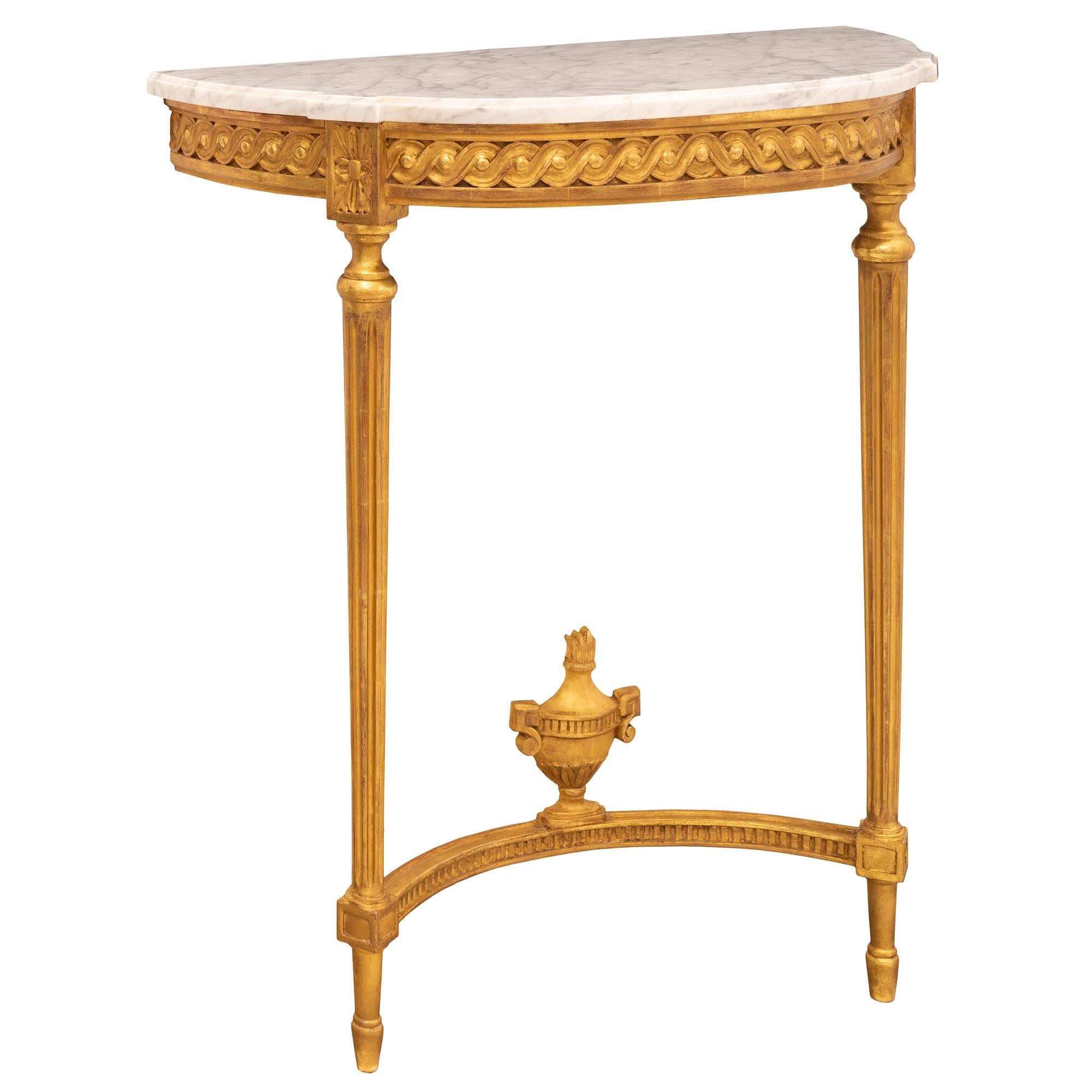 Pair of French Turn of the Century Louis XVI St. Giltwood and White Carrara Marb In Good Condition For Sale In West Palm Beach, FL