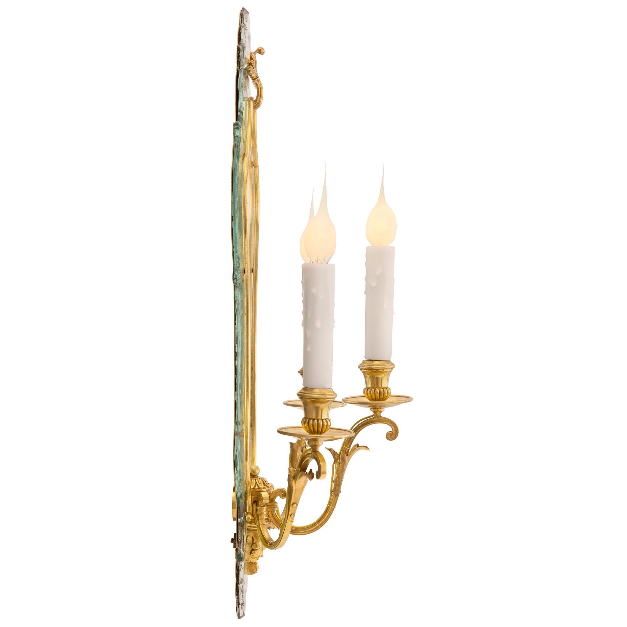 Pair of French Turn-of-the-Century Venetian Style Ormolu and Mirrored Sconces In Good Condition For Sale In West Palm Beach, FL