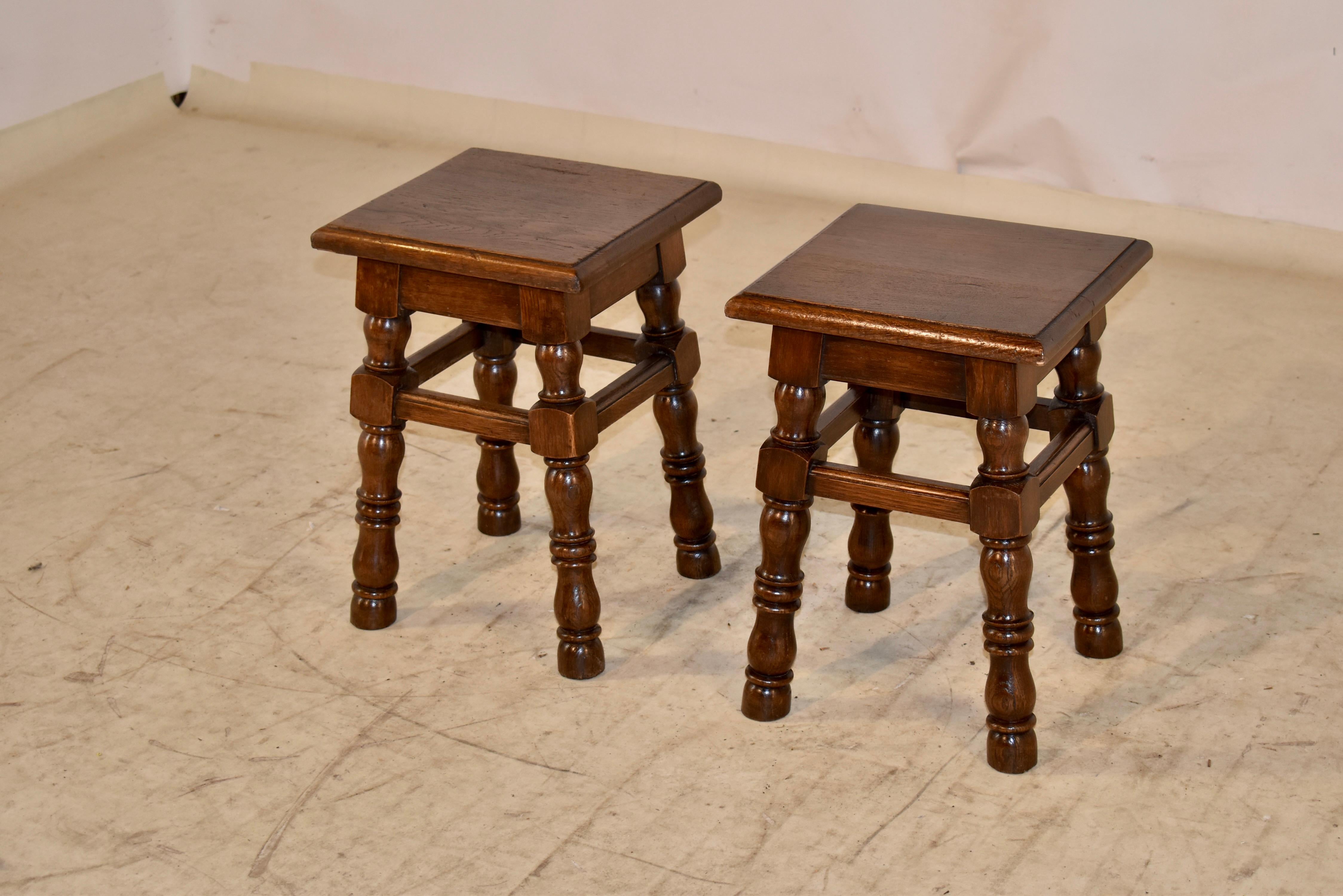 Early 20th Century Pair of French Turned Stools For Sale