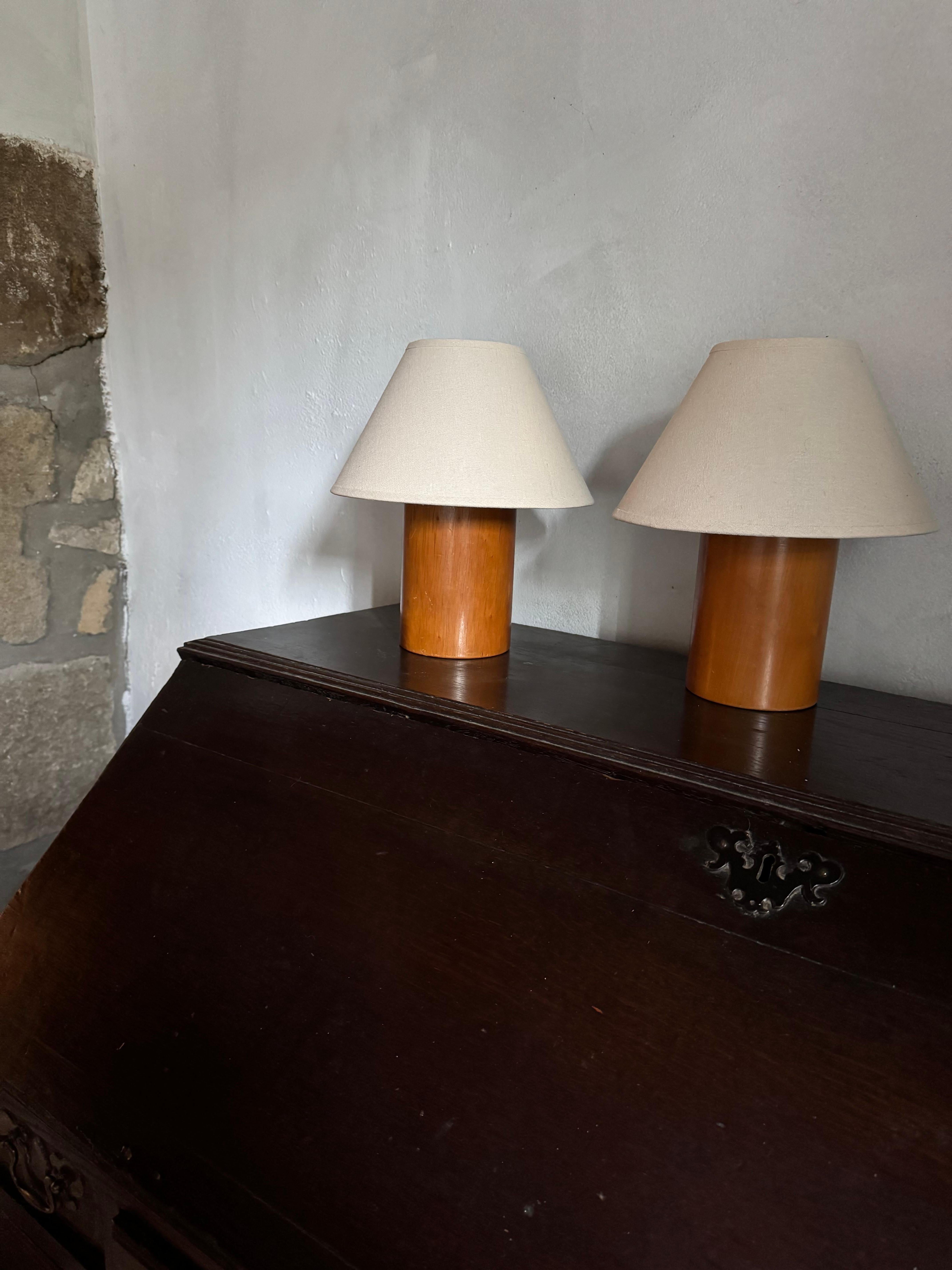 Pareja de lámparas de mesa francesas de madera torneada Pulido en venta