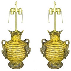 Paar französische Vendange-Urnen mit Lampenapplikation.