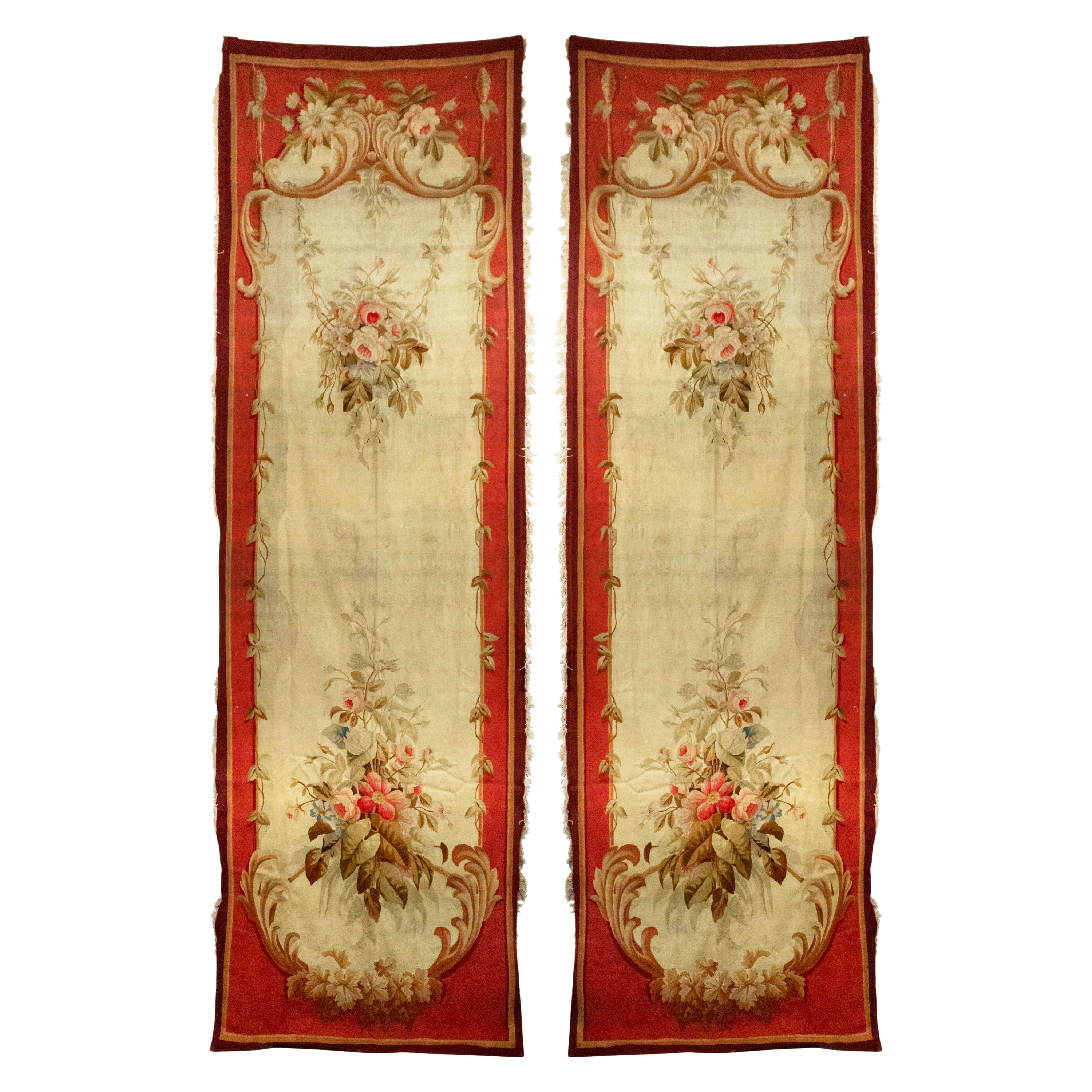 Paar französische viktorianische Aubusson-Blumenteppiche mit Blumenmuster