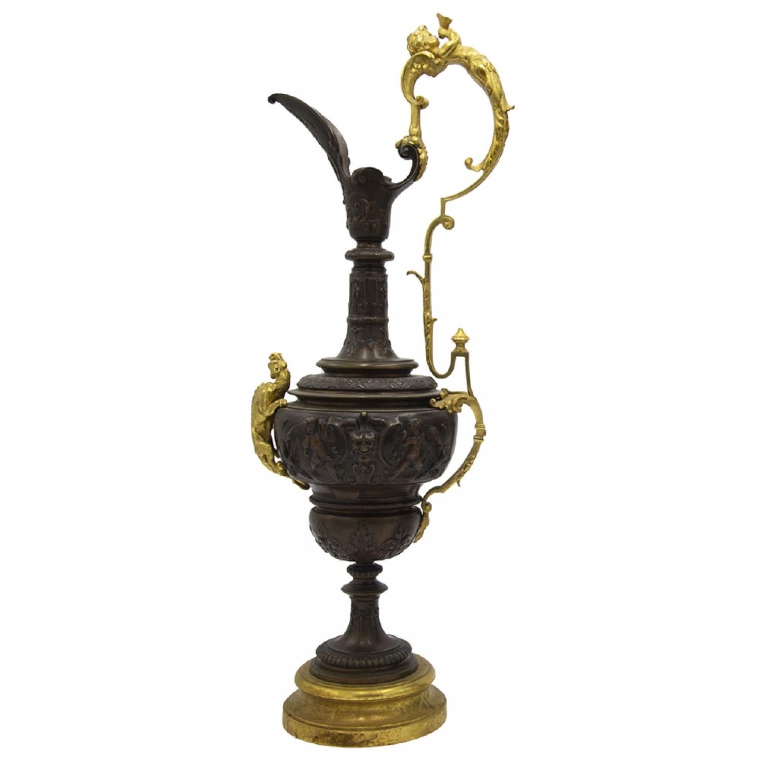 COPPIA di cappe francesi vittoriane in bronzo e dorate su base rotonda con manico a serpente e cupido con cupidi in rilievo (PREZZO A COPPIA)