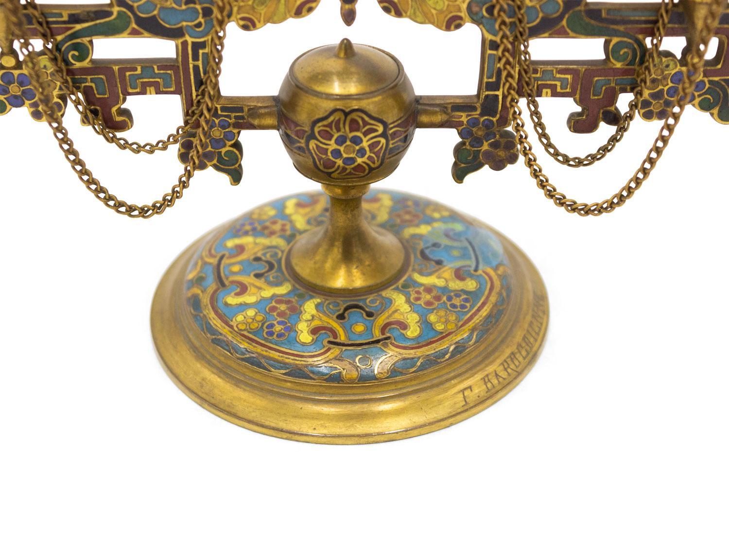 Français Paire de candélabres français victoriens en bronze doré en vente