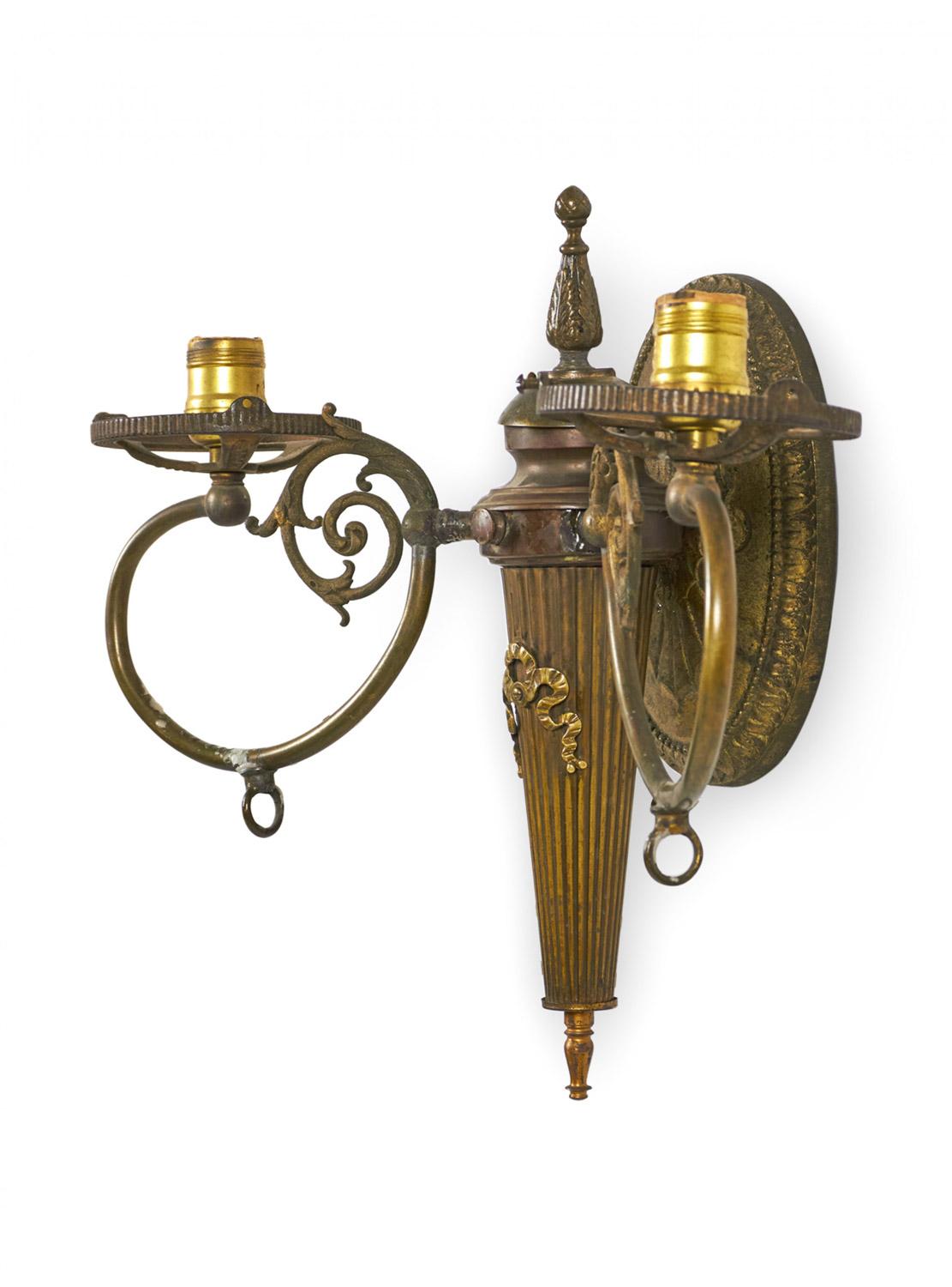 Pair of French Victorian Bronze Torch Design Wall Sconces In condizioni buone in vendita a Queens, NY