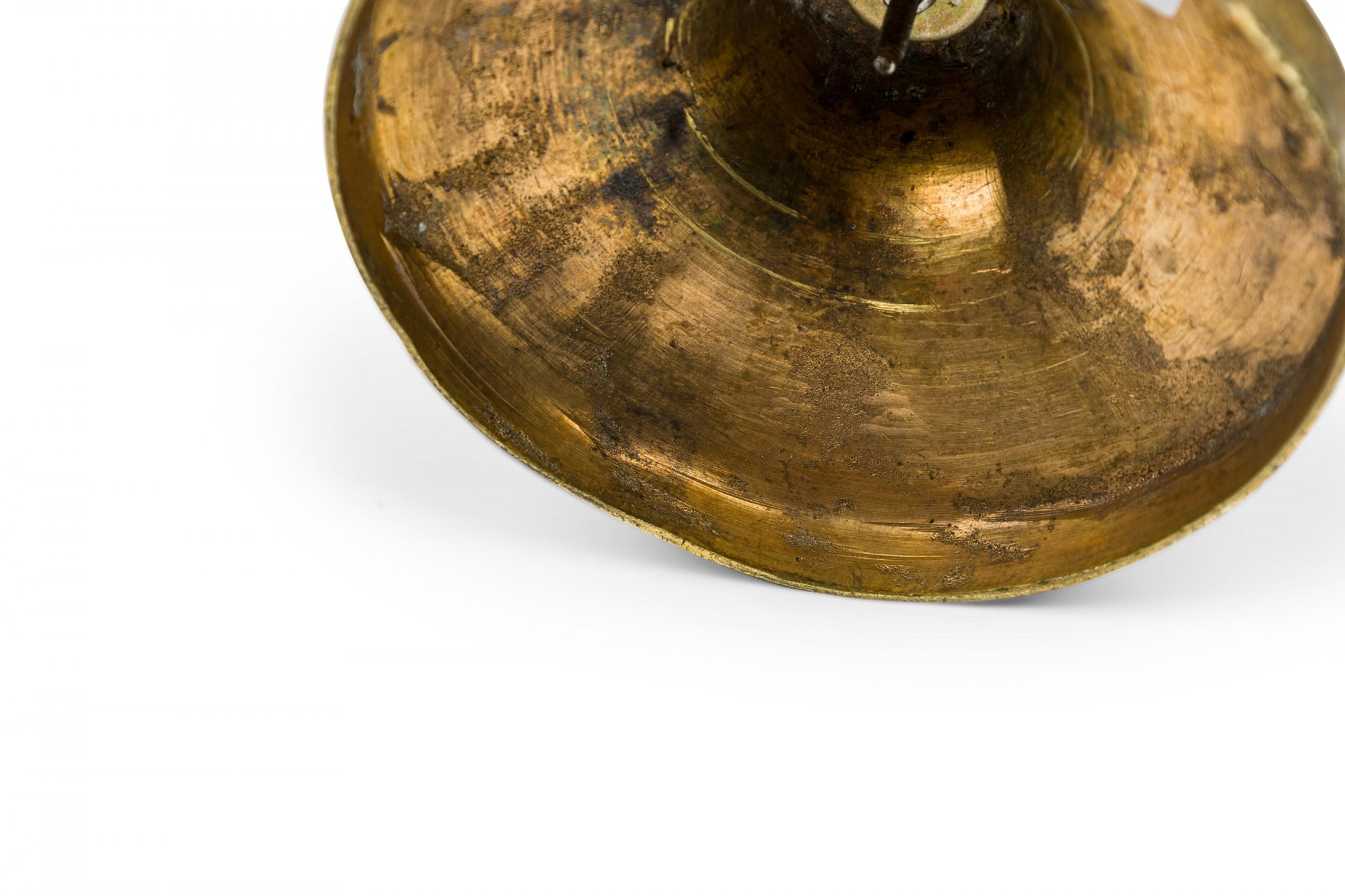 Paar französische viktorianische emaillierte Bronze-Schlangengriffe und vergoldete Urnen/Würfel im Angebot 4