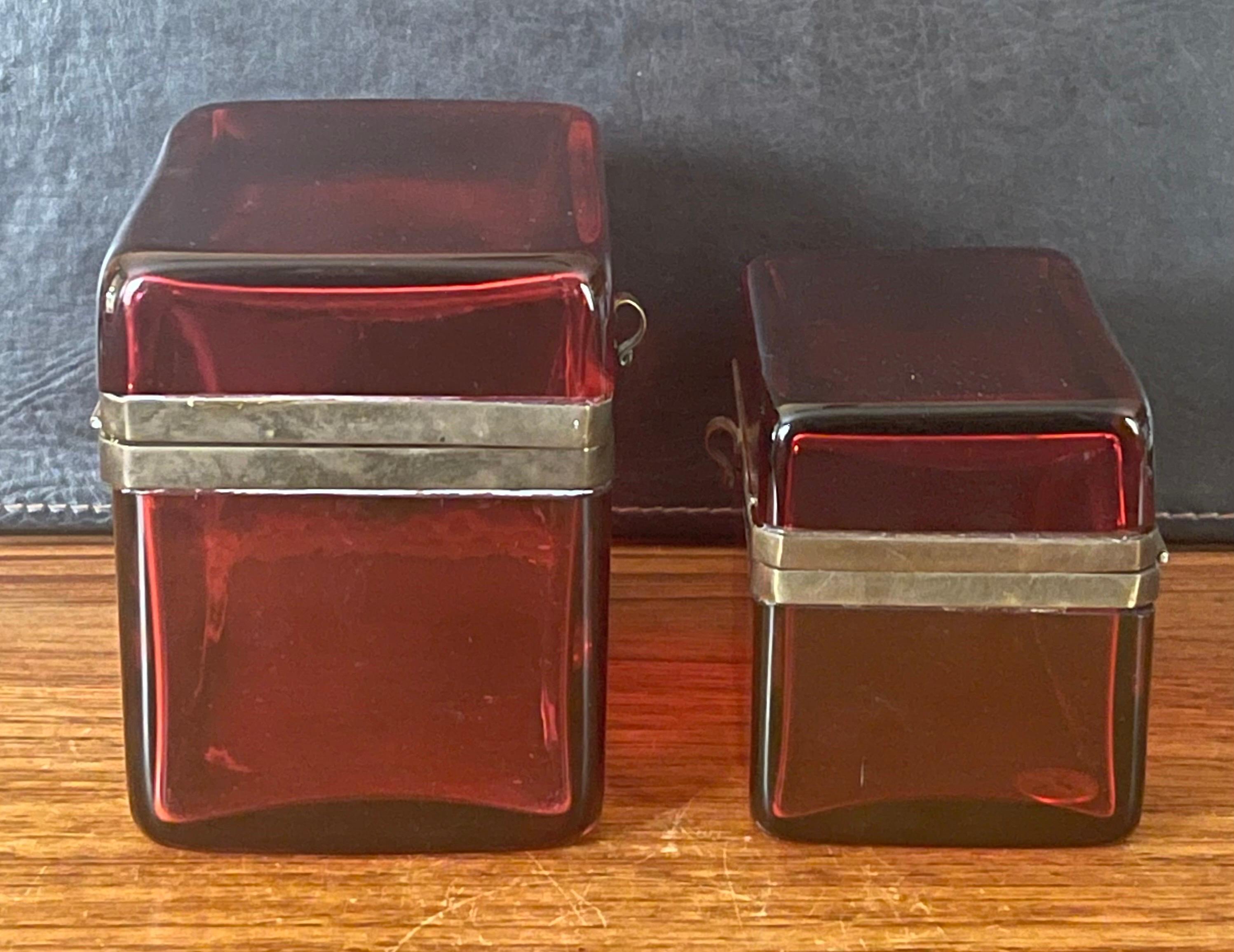 Pair of French Victorian Era Cranberry Glass Lidded Trinket Boxes In Good Condition In San Diego, CA