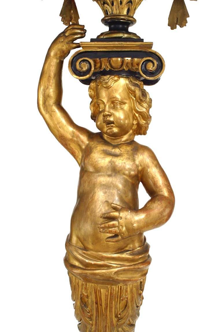 Francese Coppia di piedistalli a forma di cupido in stile vittoriano francese e dorato in vendita