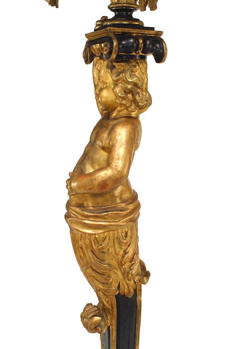 Coppia di piedistalli a forma di cupido in stile vittoriano francese e dorato In condizioni buone in vendita a Queens, NY