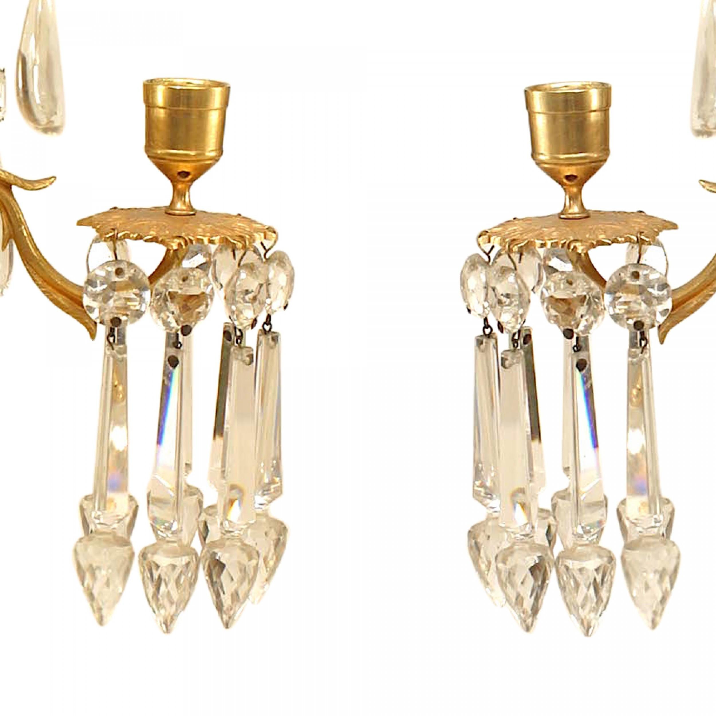 Victorien Paire de candélabres victoriens français en bronze doré et cristal en vente