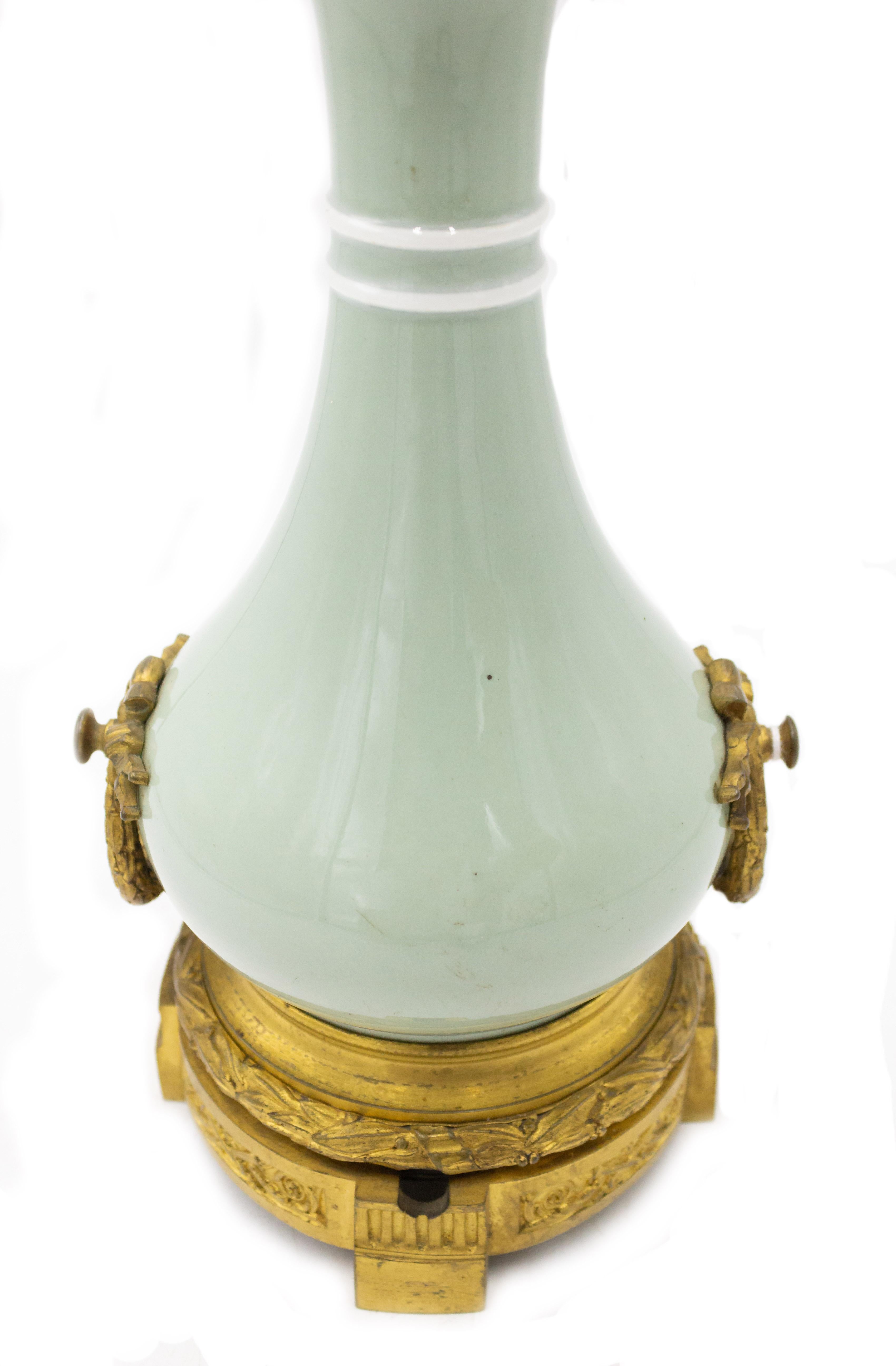 Pair of French Victorian Porcelain Oil Lamps For Sale 2