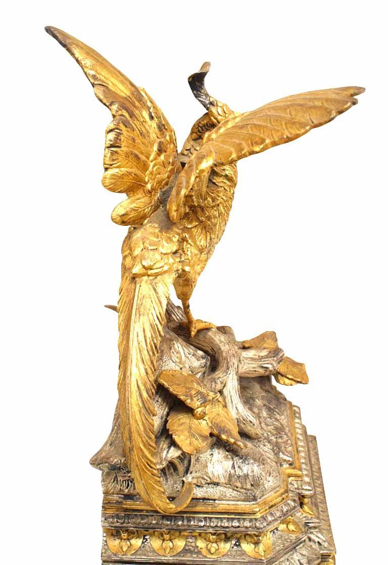 Coppia di uccelli vittoriani in argento e dorato in vendita 3