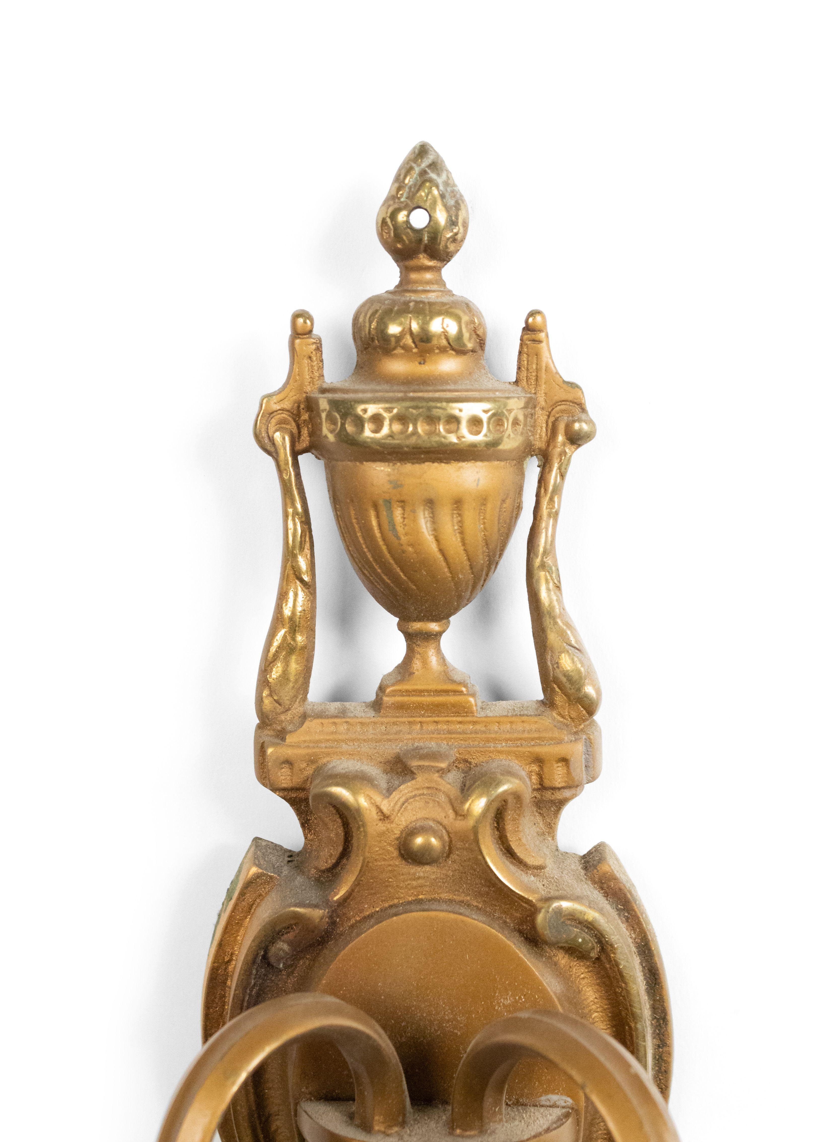 Coppia di applique da parete in bronzo e rame in stile vittoriano francese In condizioni buone in vendita a Queens, NY