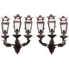 Paire d'appliques à lanternes dorées de style victorien français