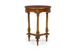 Pareja de mesas auxiliares circulares de madera de estilo victoriano francés