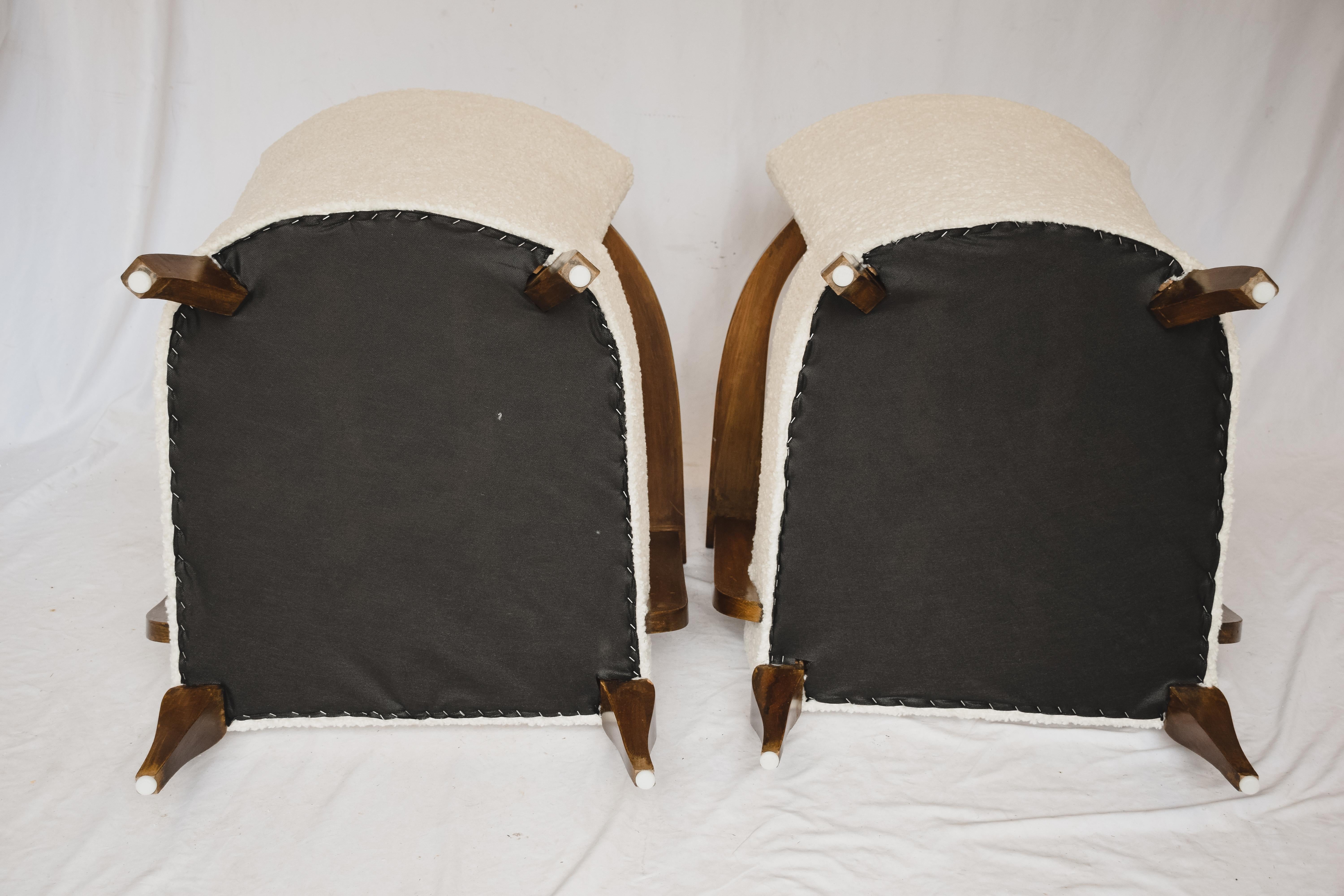 Built with relaxation in mind, this pair of vintage arm chairs in newly recovered Lee Industries Sherpa fabric are in a word, fabulous. These chairs are in really good condition, comfortable, and very sheik. The perfect chairs to cozy up with a good