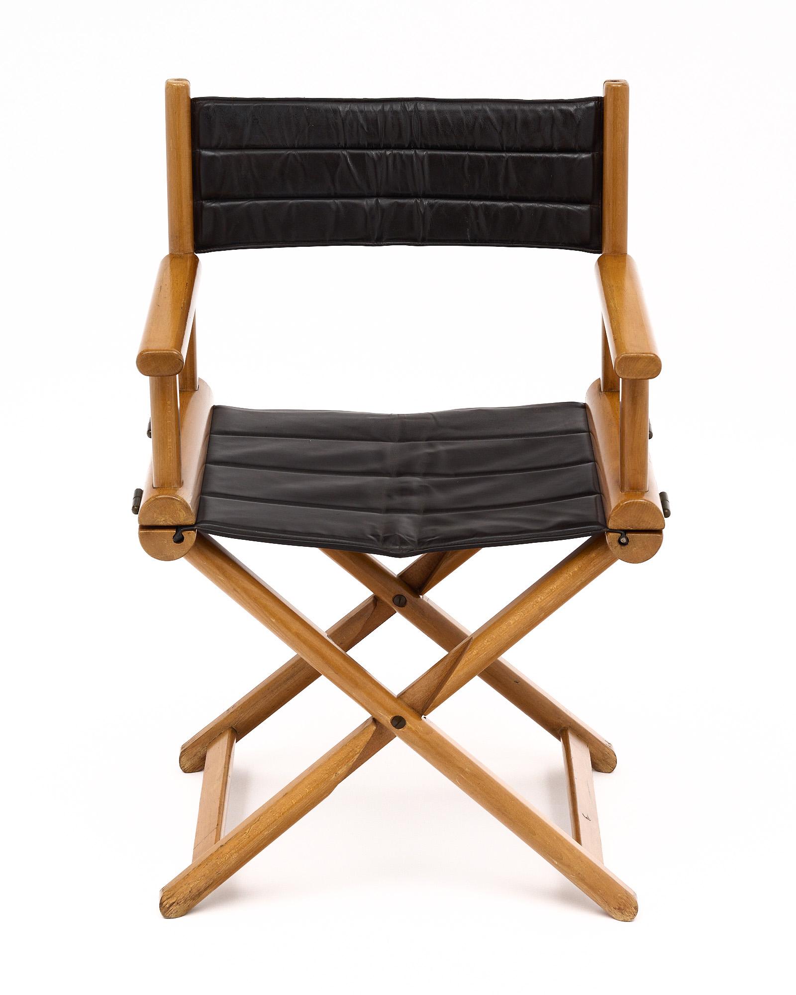 Pair of French Vintage Leather Folding Chairs In Good Condition For Sale In Austin, TX
