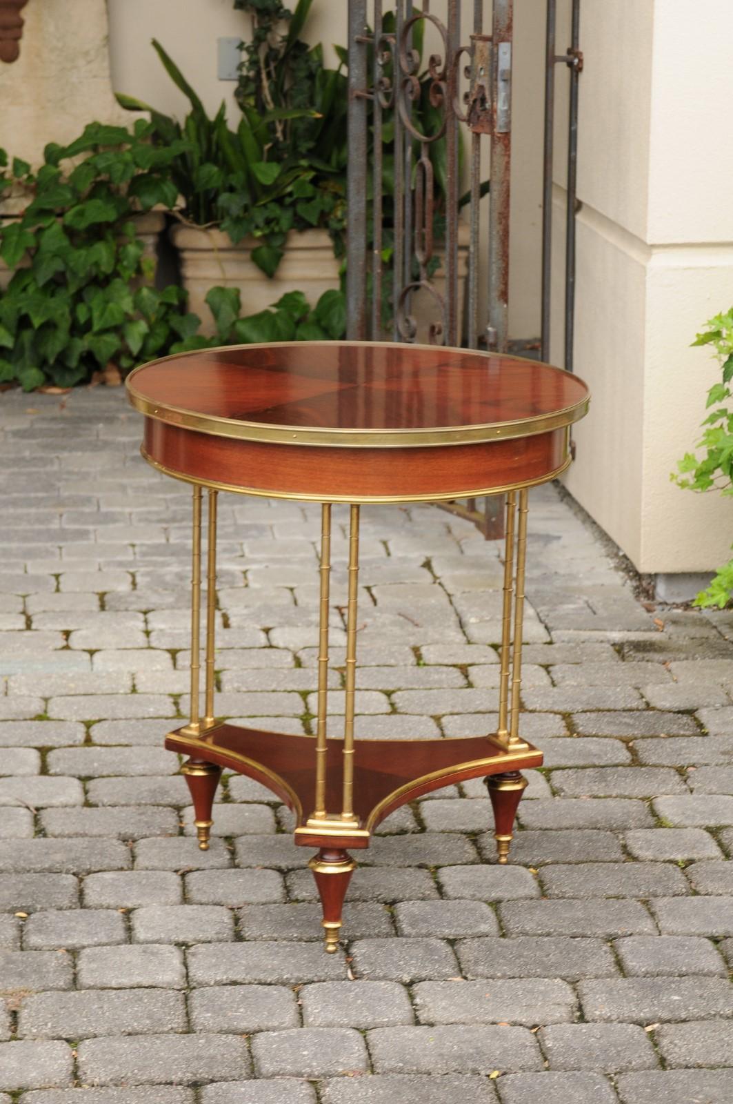 20th Century Pair of French Vintage Quarter-Veneered Mahogany and Brass Circular Tables