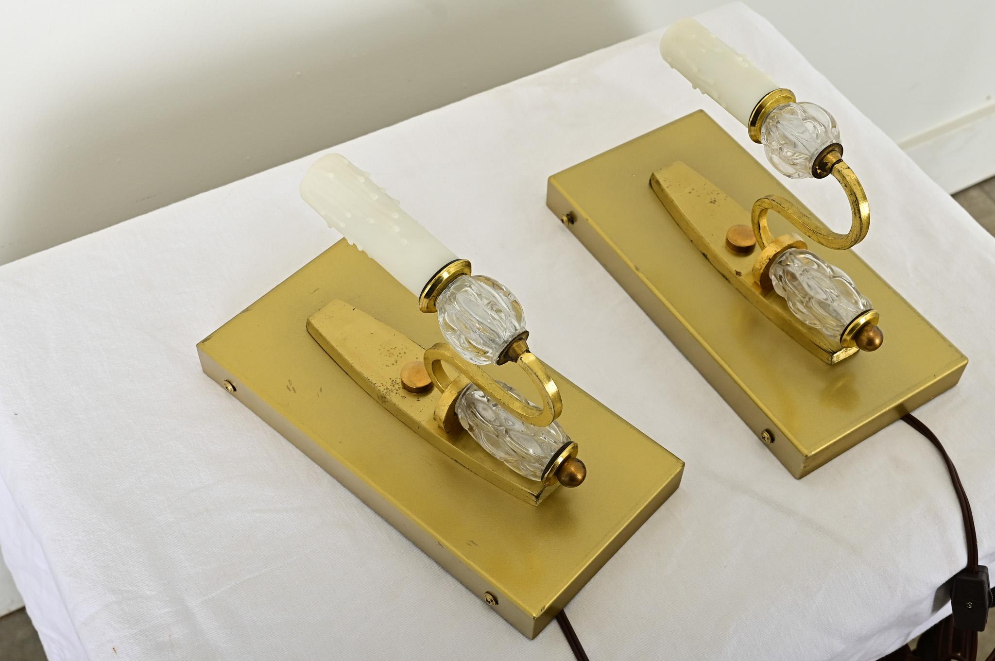 Pareja de candelabros franceses de época en venta 2
