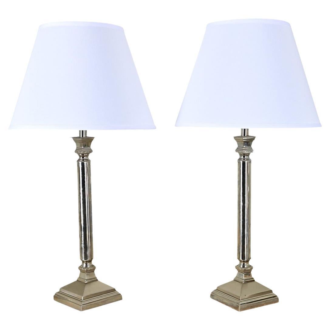 Coppia di lampade da tavolo argentate francesi d'epoca