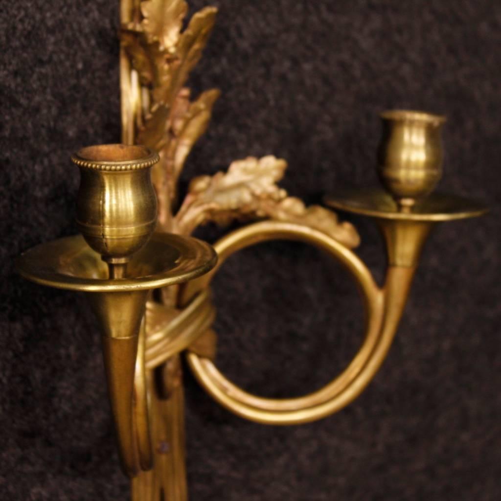 Pair of French Wall Lights in Gilded and Chiseled Bronze from 20th Century In Good Condition In Vicoforte, Piedmont