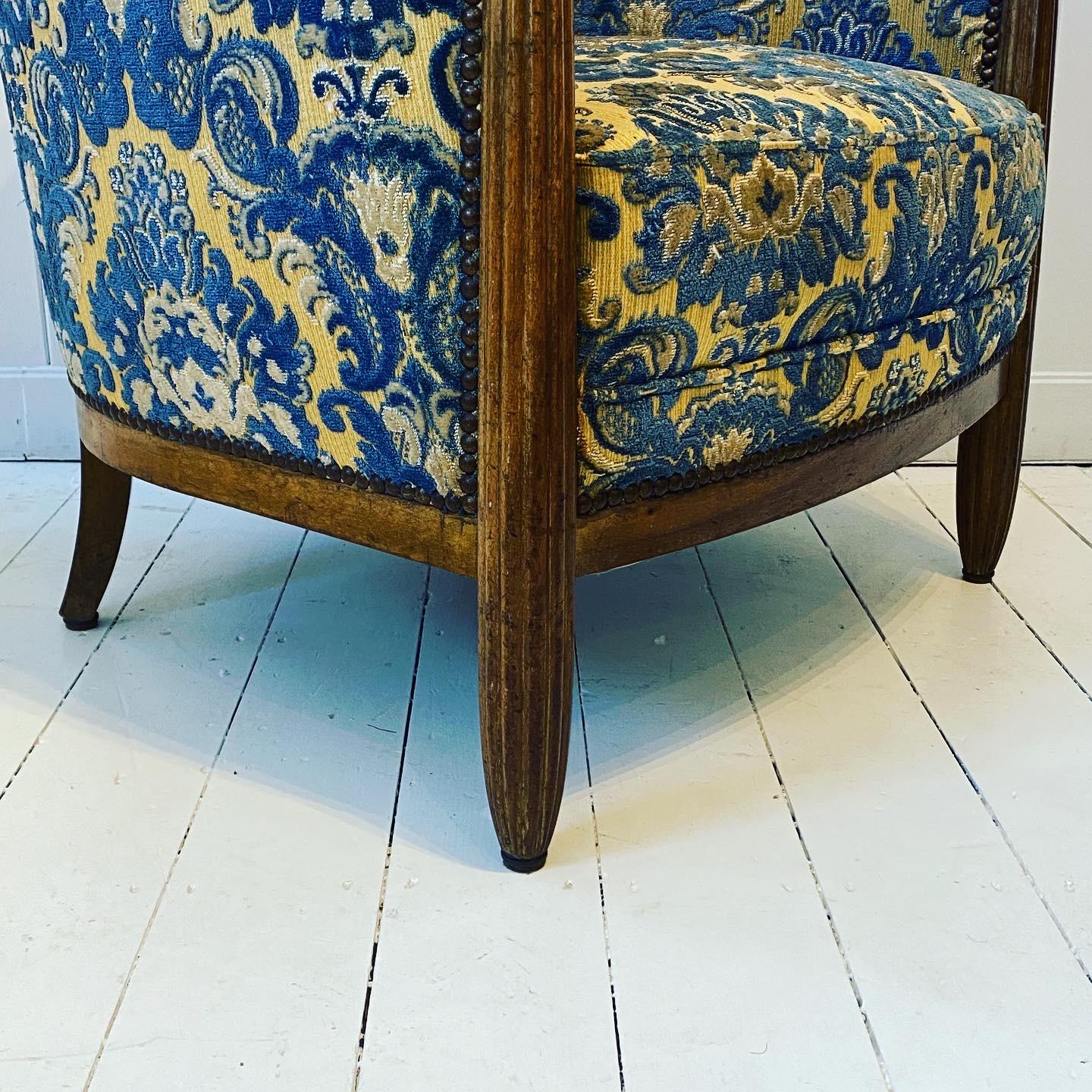Pair of French Walnut and Damask Tub Chairs, circa 1920 For Sale 3