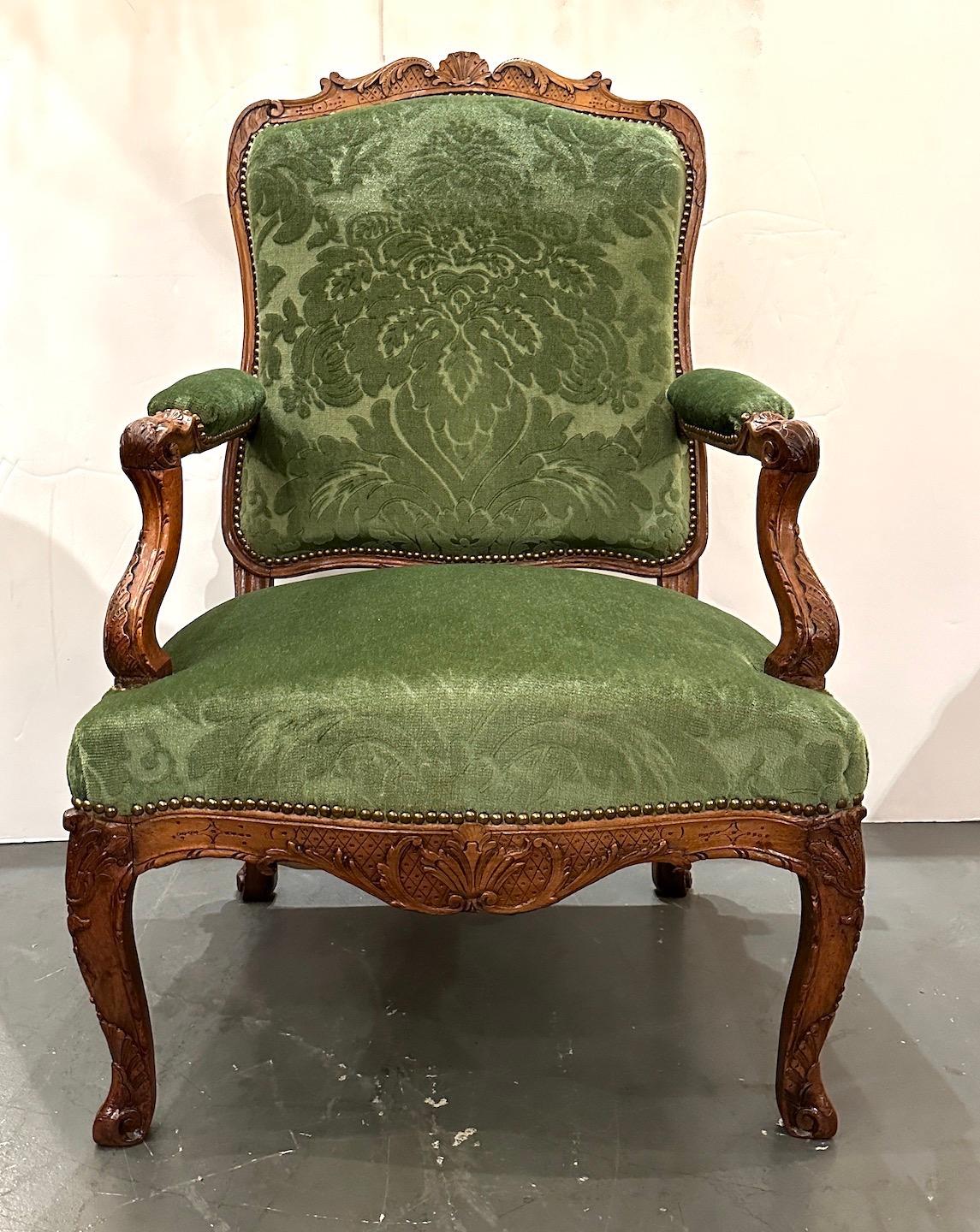 Pair of French Walnut Armchairs In Good Condition For Sale In Newport Beach, CA