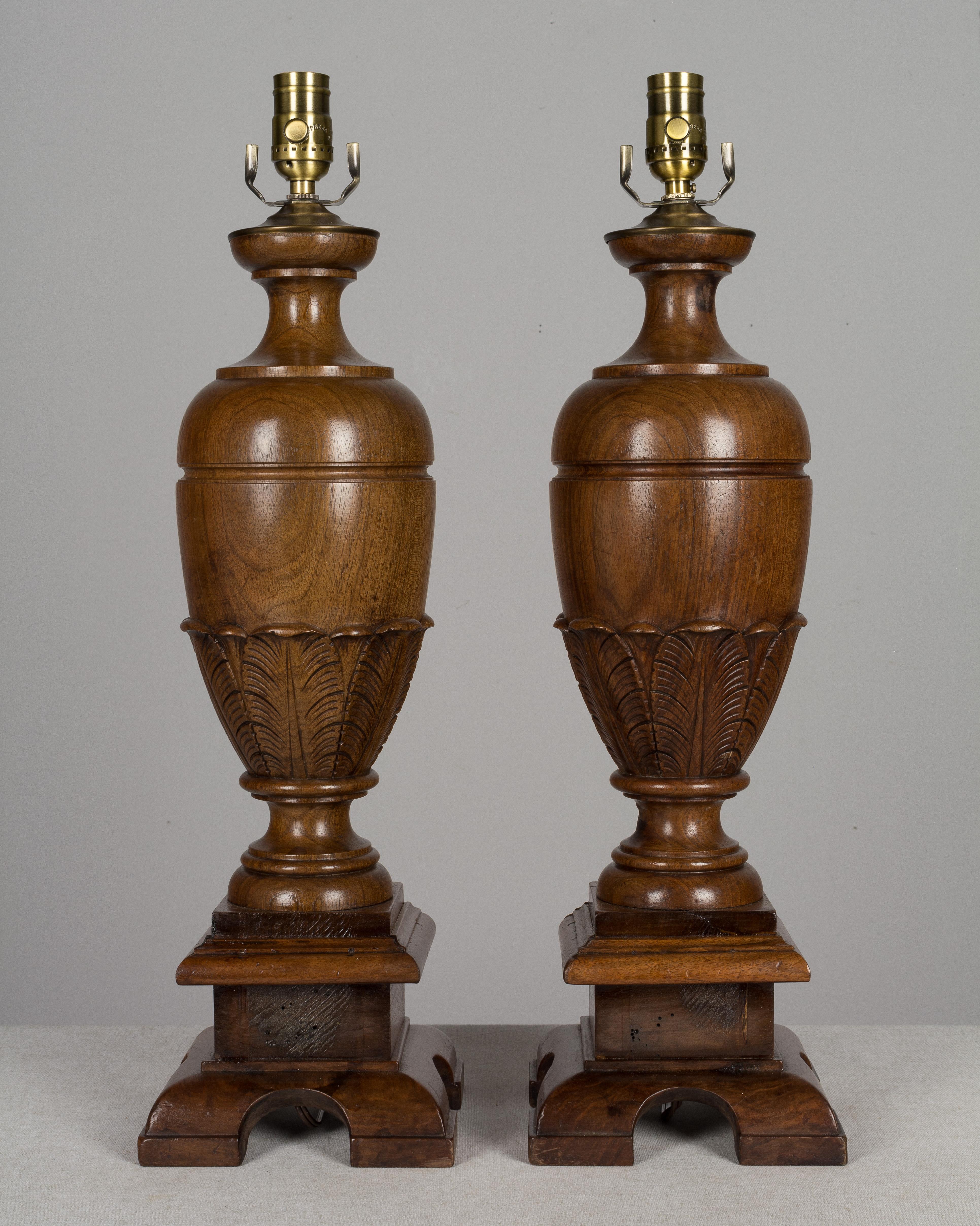 Turned Pair of French Walnut Baluster Form Lamps For Sale