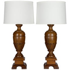 Paar französische Lampen in Balusterform aus Nussbaumholz