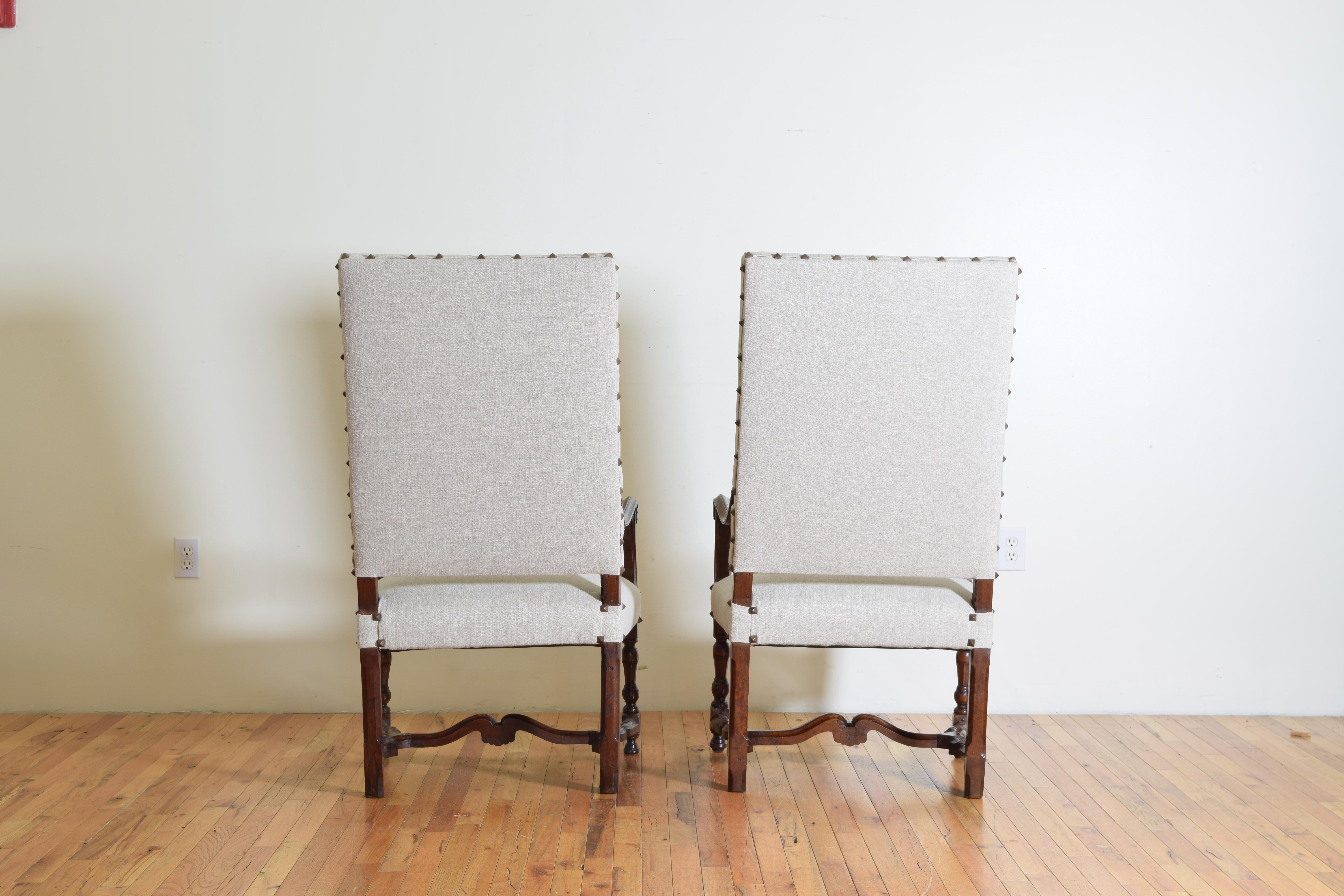 Pair of French Walnut Louis XIV/XV Transitional Fauteiuls, Mid-18th Century 3