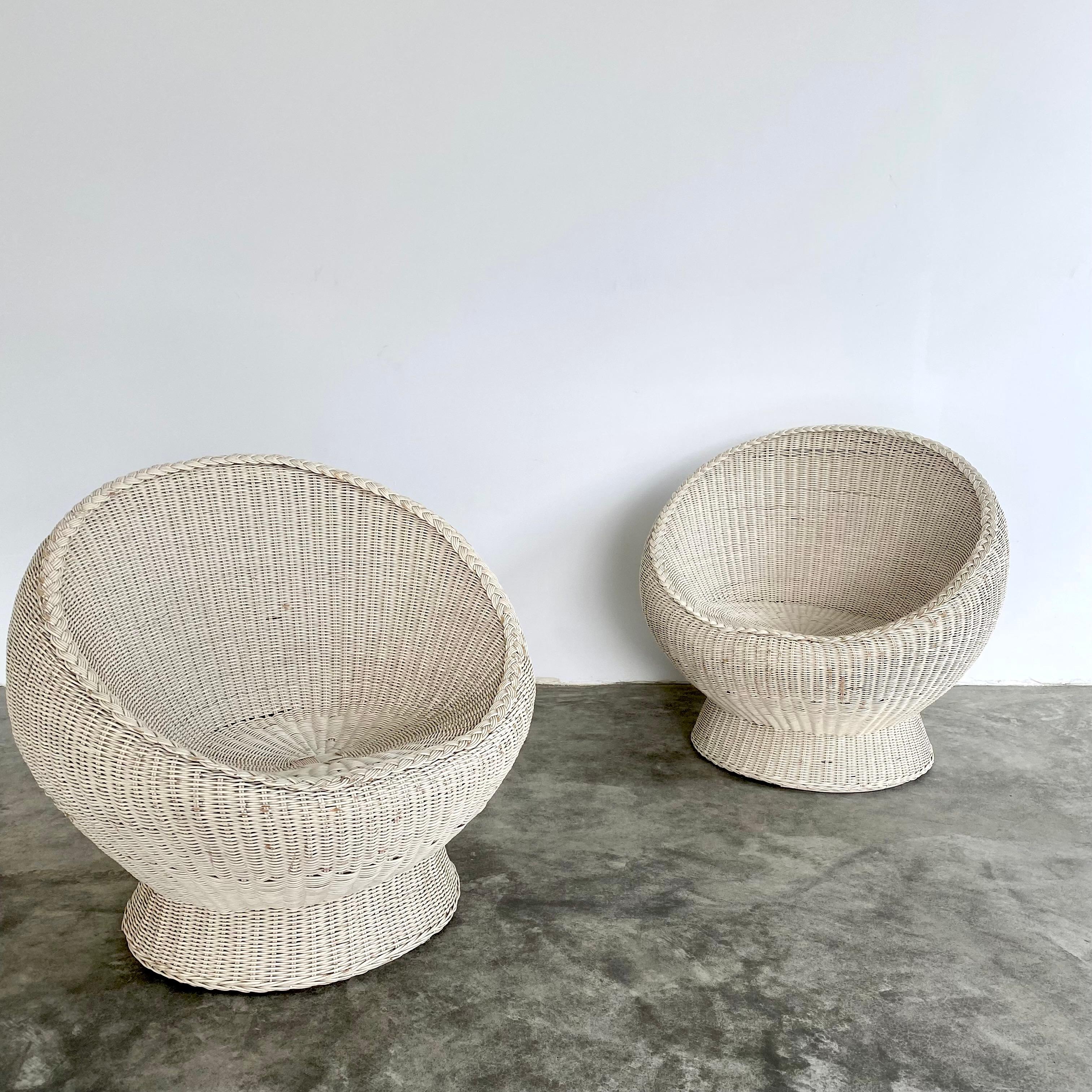 Pair of French Wicker Pod Chairs For Sale 2