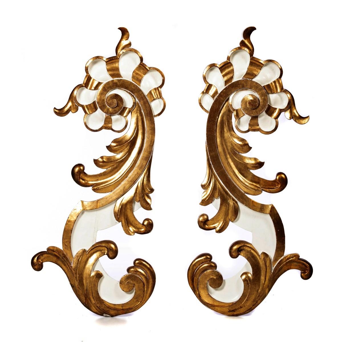 Pair of French Wood Carving Elements of the 18th Century In Good Condition For Sale In Madrid, ES
