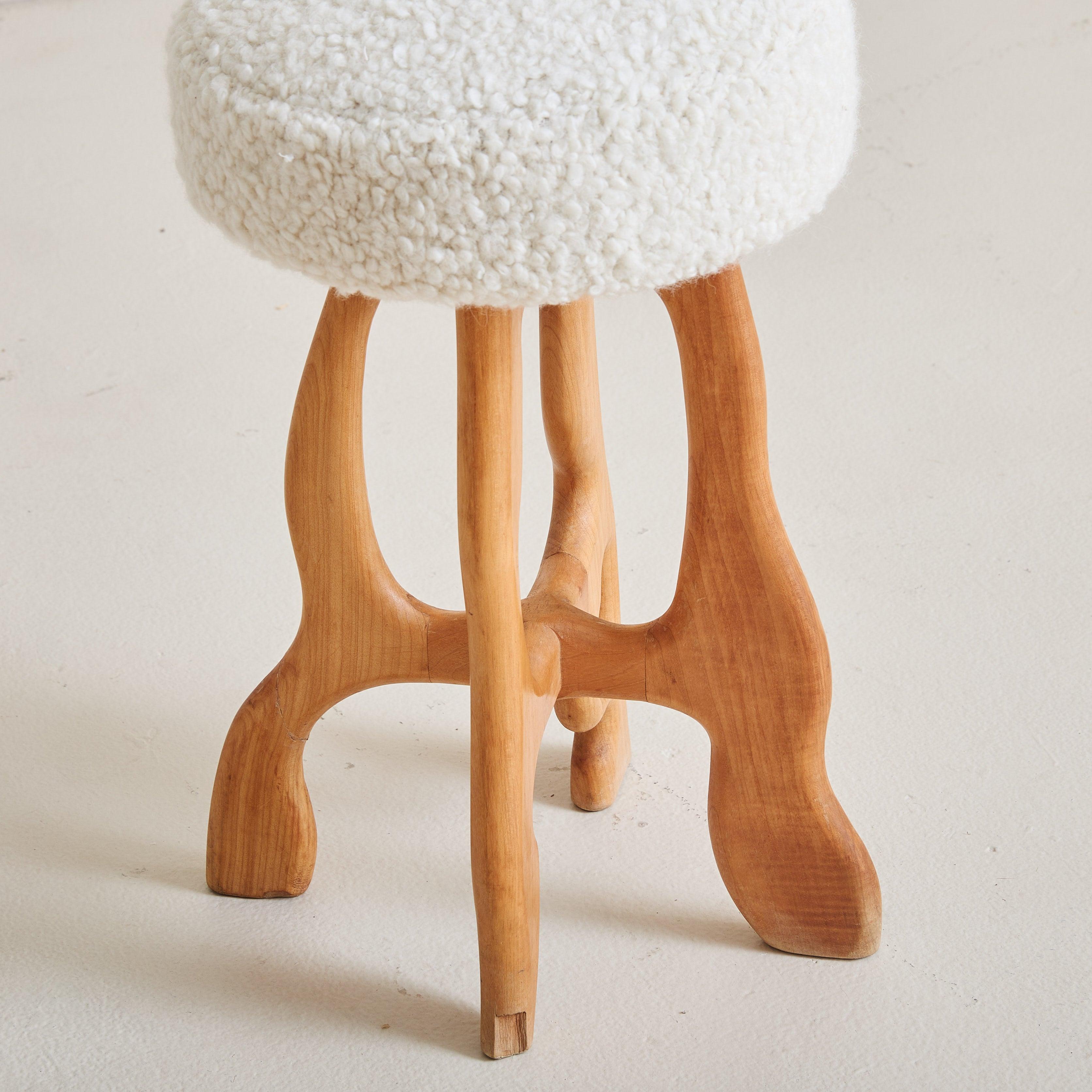 Tappezzeria Coppia di sgabelli francesi in legno color crema, anni '60 in vendita