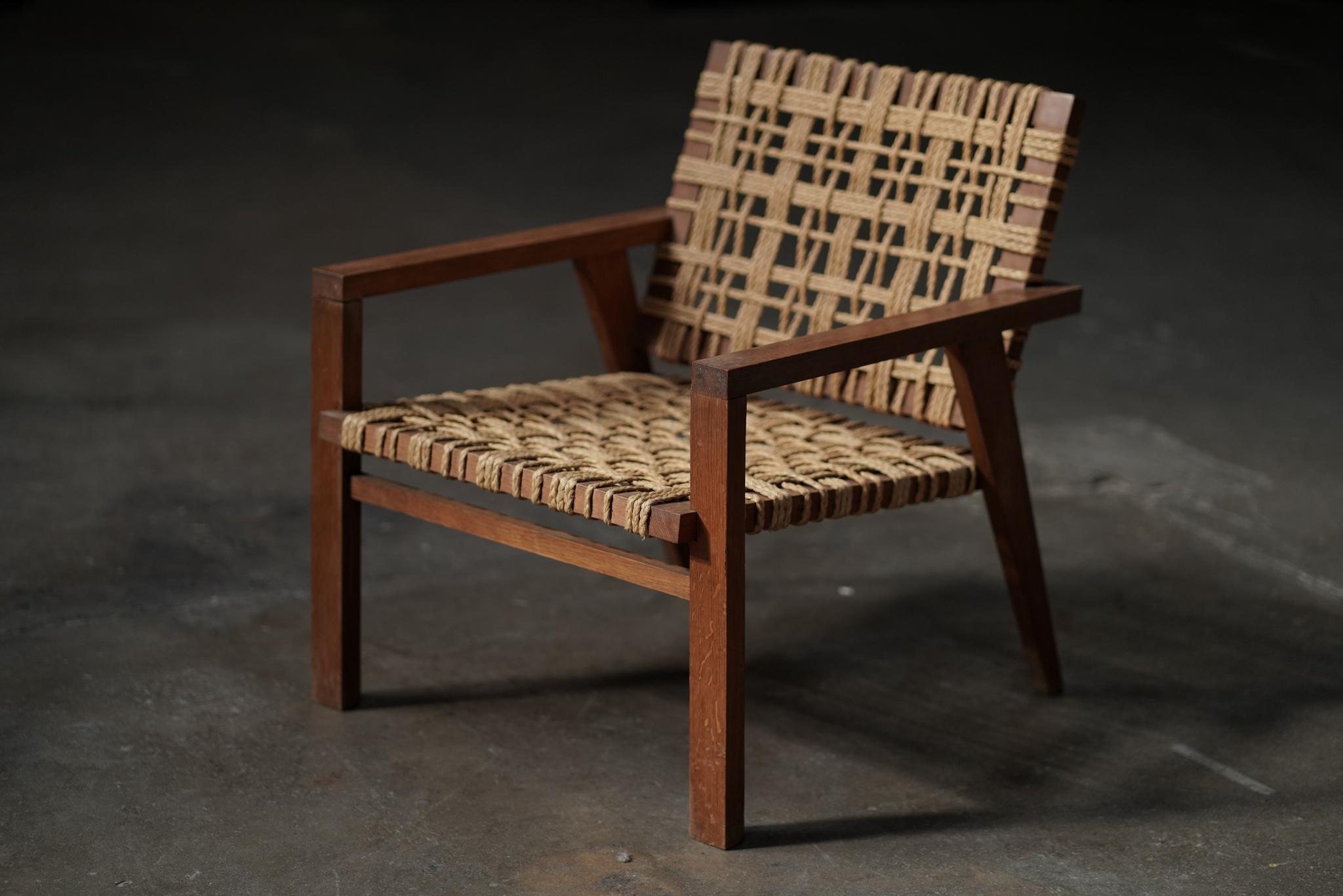 Français Paire de fauteuils de salon tissés français en vente