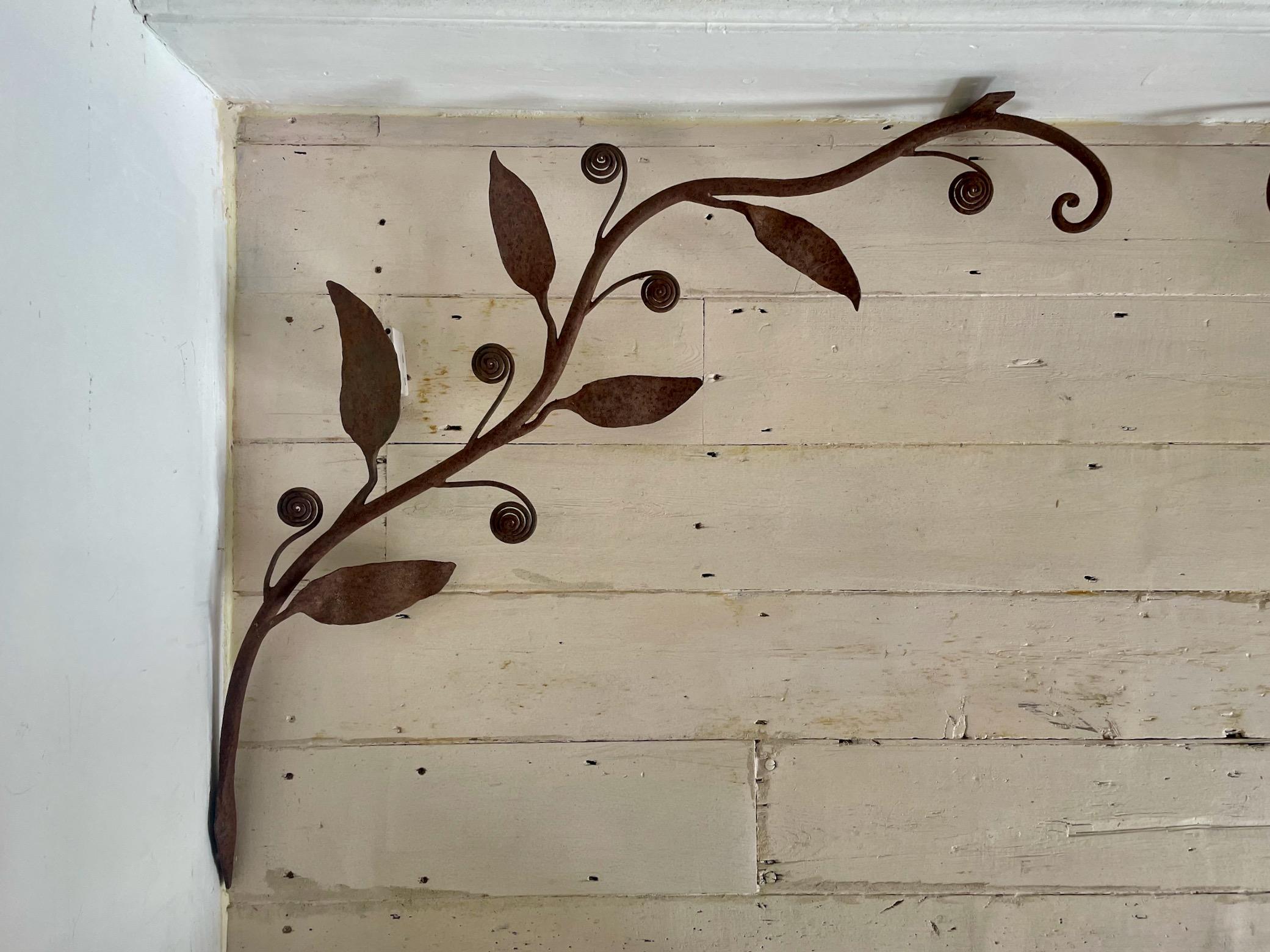 XX secolo Coppia di elementi architettonici francesi in ferro battuto, portalampade, arco, giardino in vendita