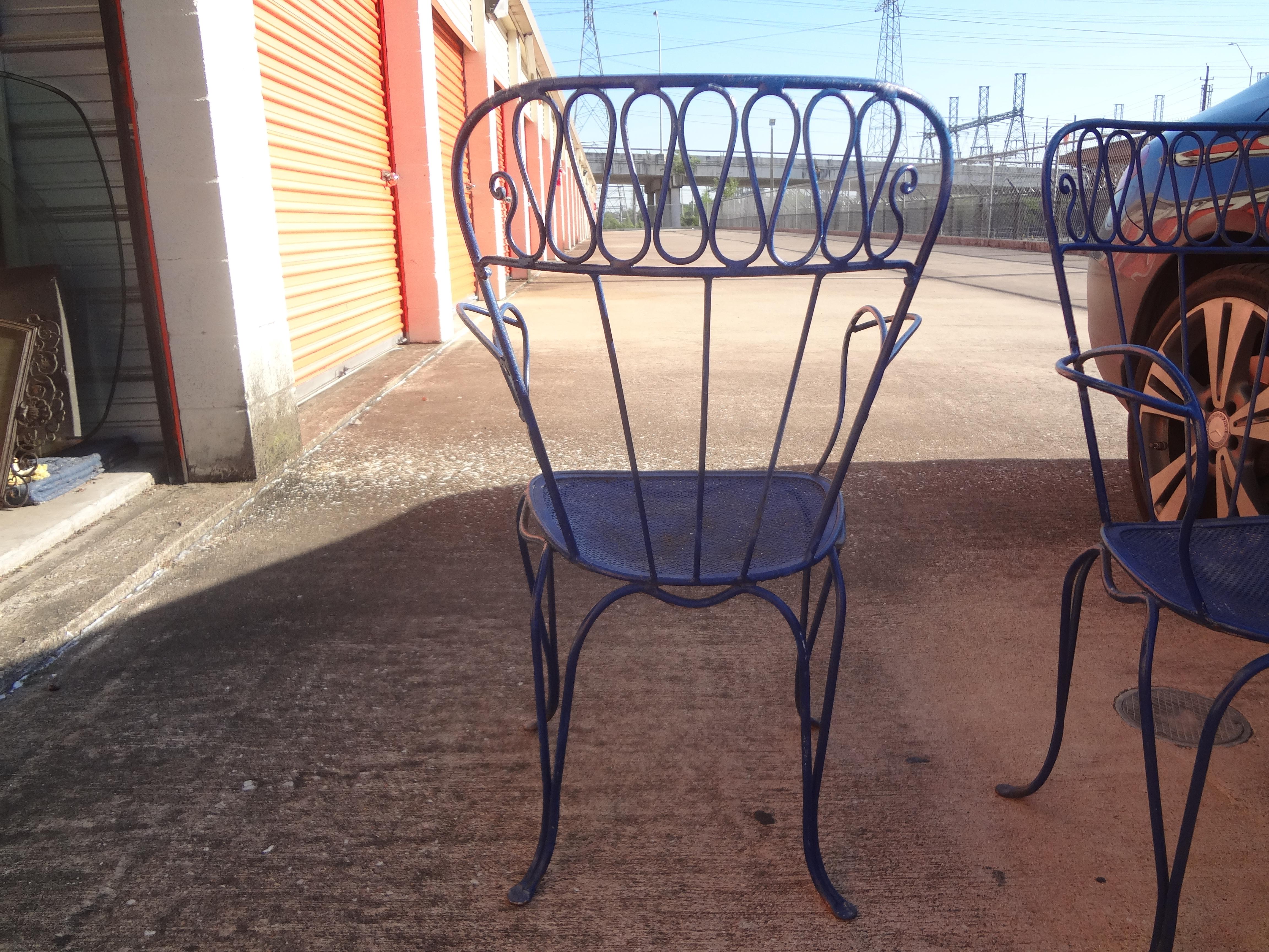 Pair of French Wrought Iron Garden Chairs, circa 1940 In Good Condition In Houston, TX