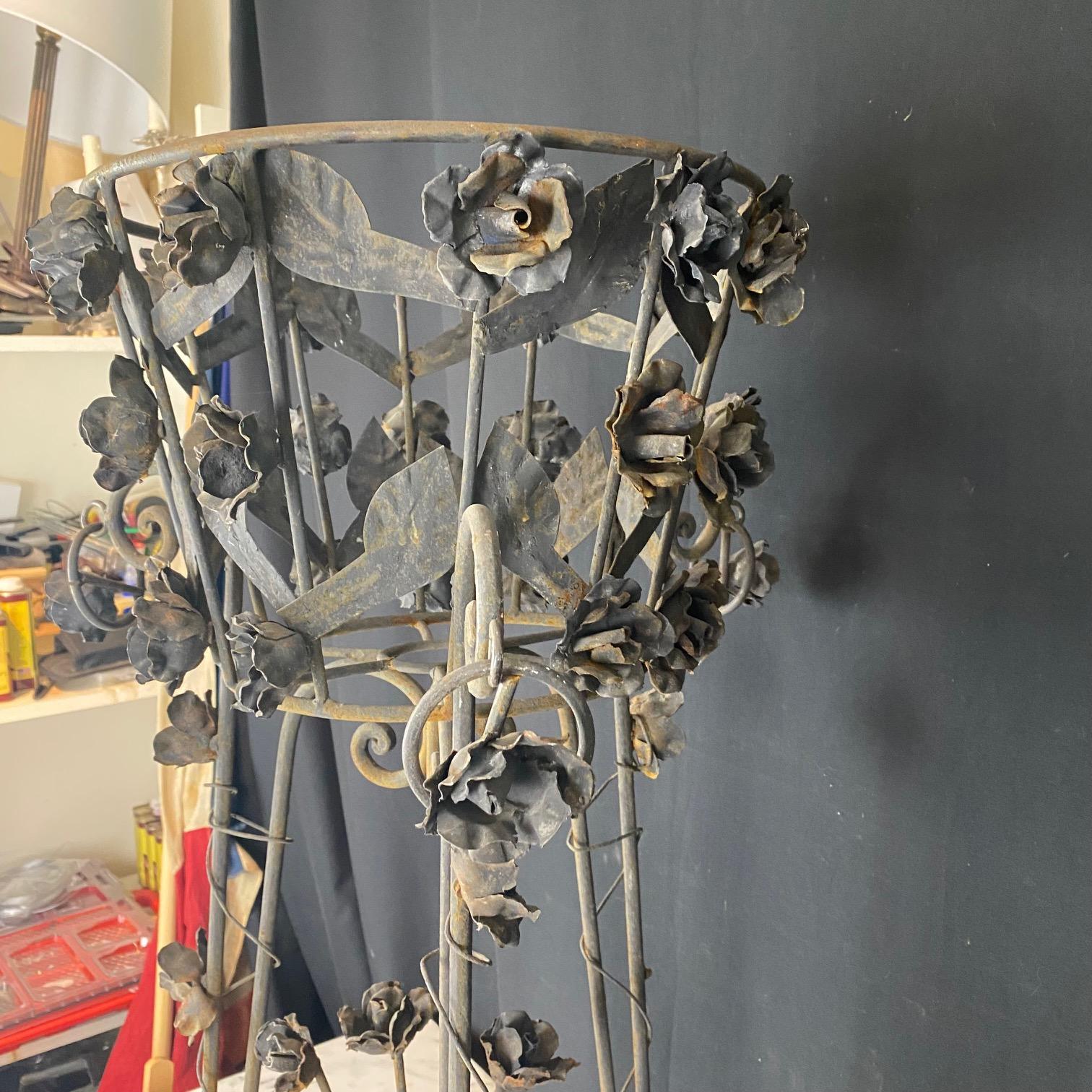 Pair of French Wrought Iron Jardiniere Plant Stands with Floral Accents In Good Condition For Sale In Hopewell, NJ