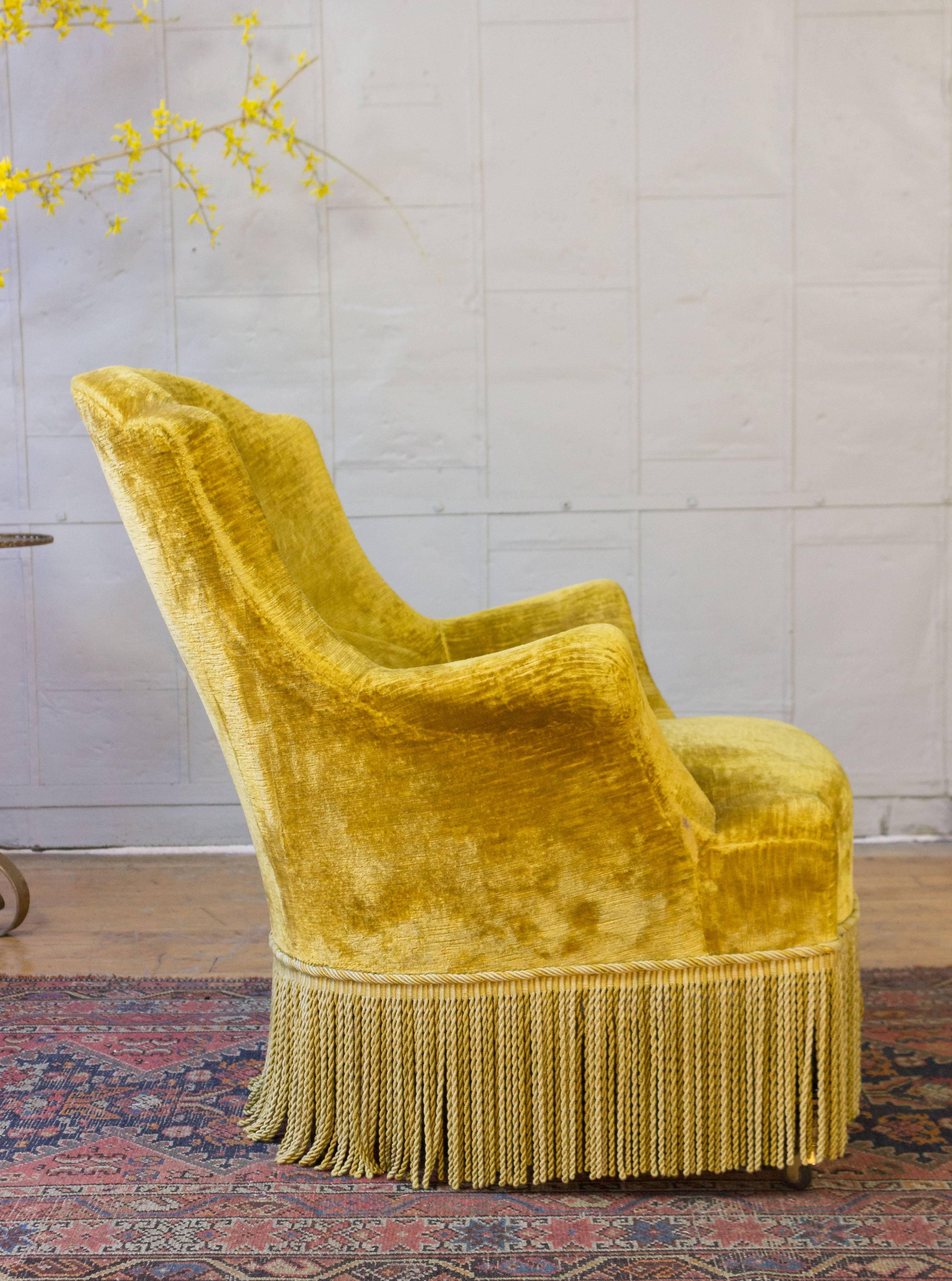 Pair of French 19th Century Gold Velvet Armchairs In Good Condition In Buchanan, NY