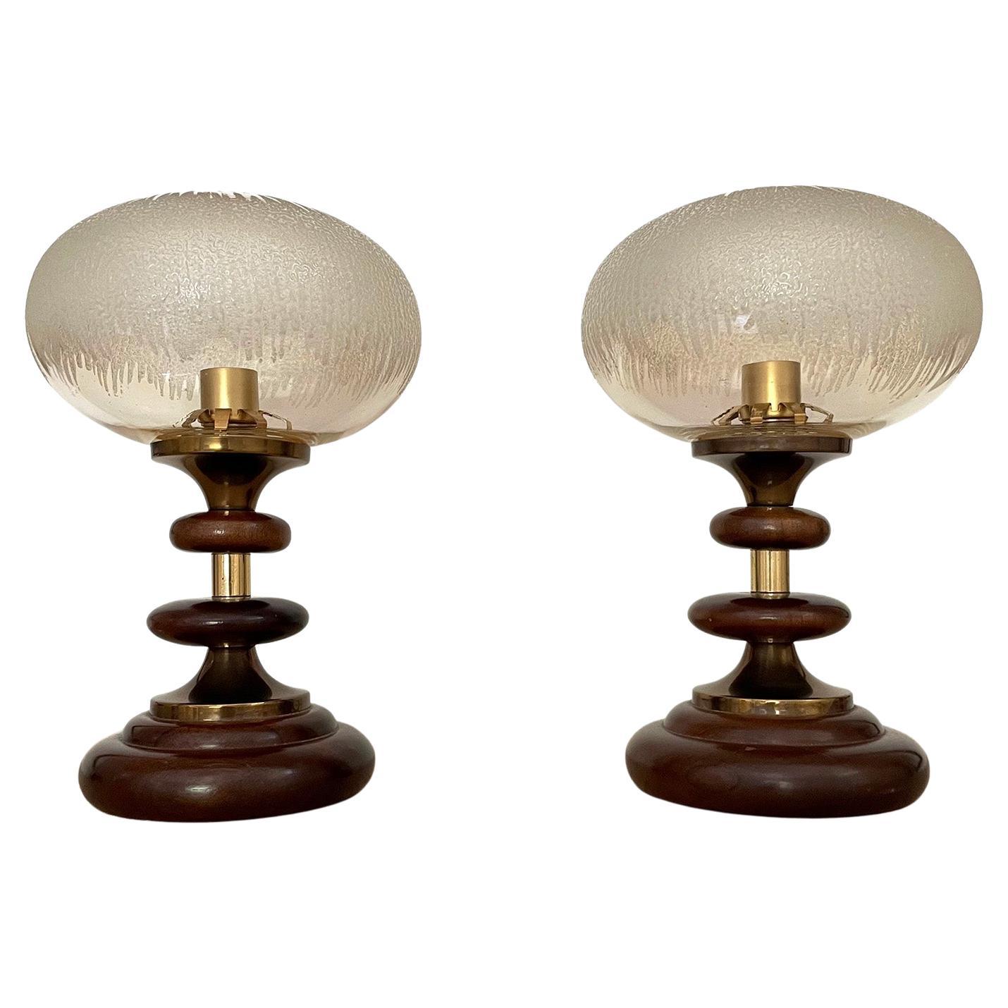 Paar französische Lampen aus gestuften Holz- und mattiertem Glas