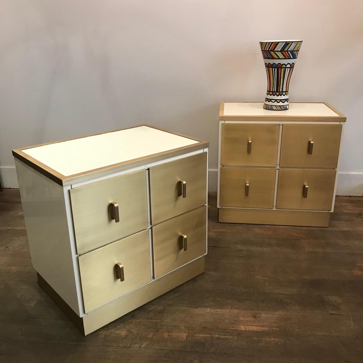 Pair of Frigerio White Lacquered and Brass Nightstands, Italy, 1970s 3