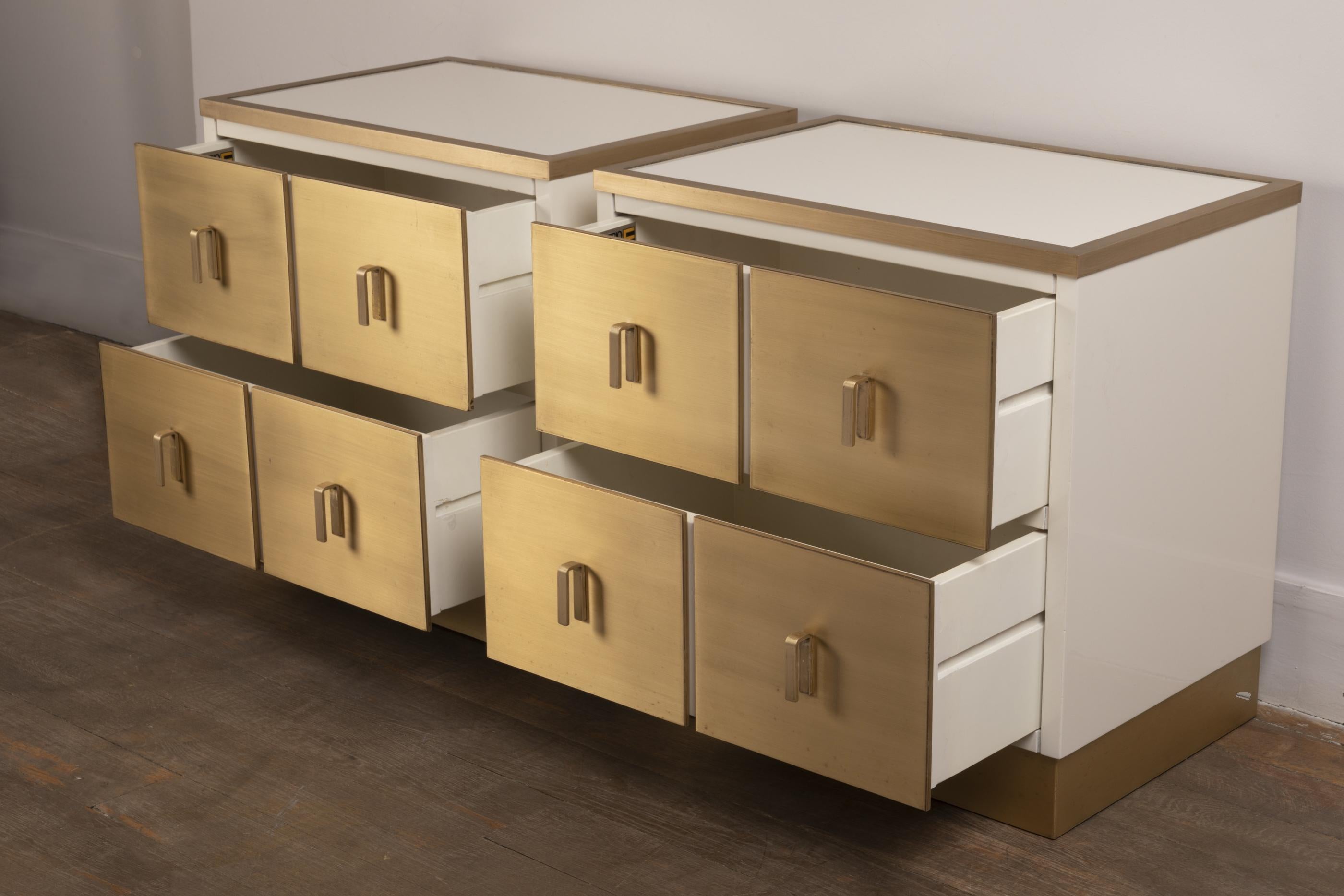 Wood Pair of Frigerio White Lacquered and Brass Nightstands, Italy, 1970s