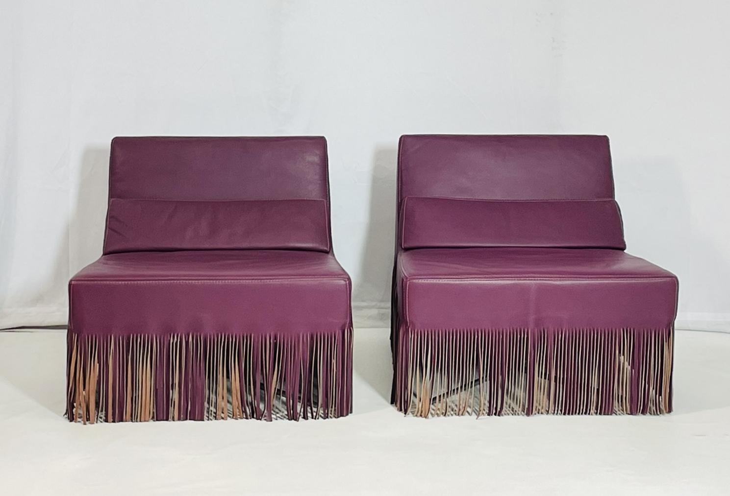 Te presentamos un lujoso complemento para la decoración de tu hogar: un par de Sillas Pantuflas 