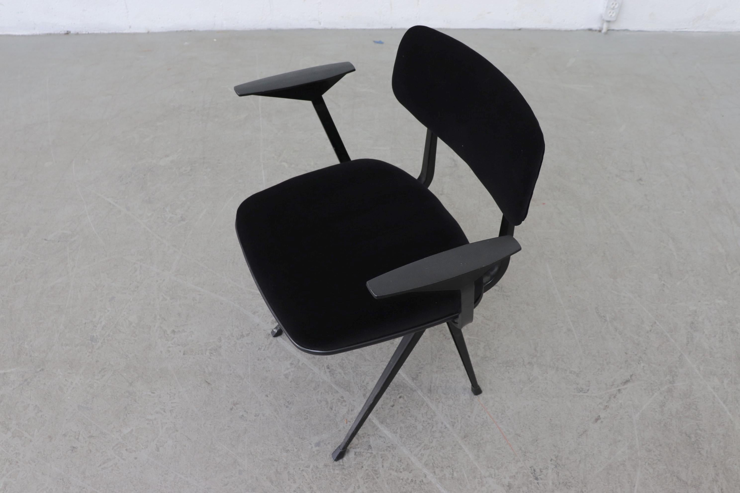 Pair of Friso Kramer 'Result' Armchairs 1