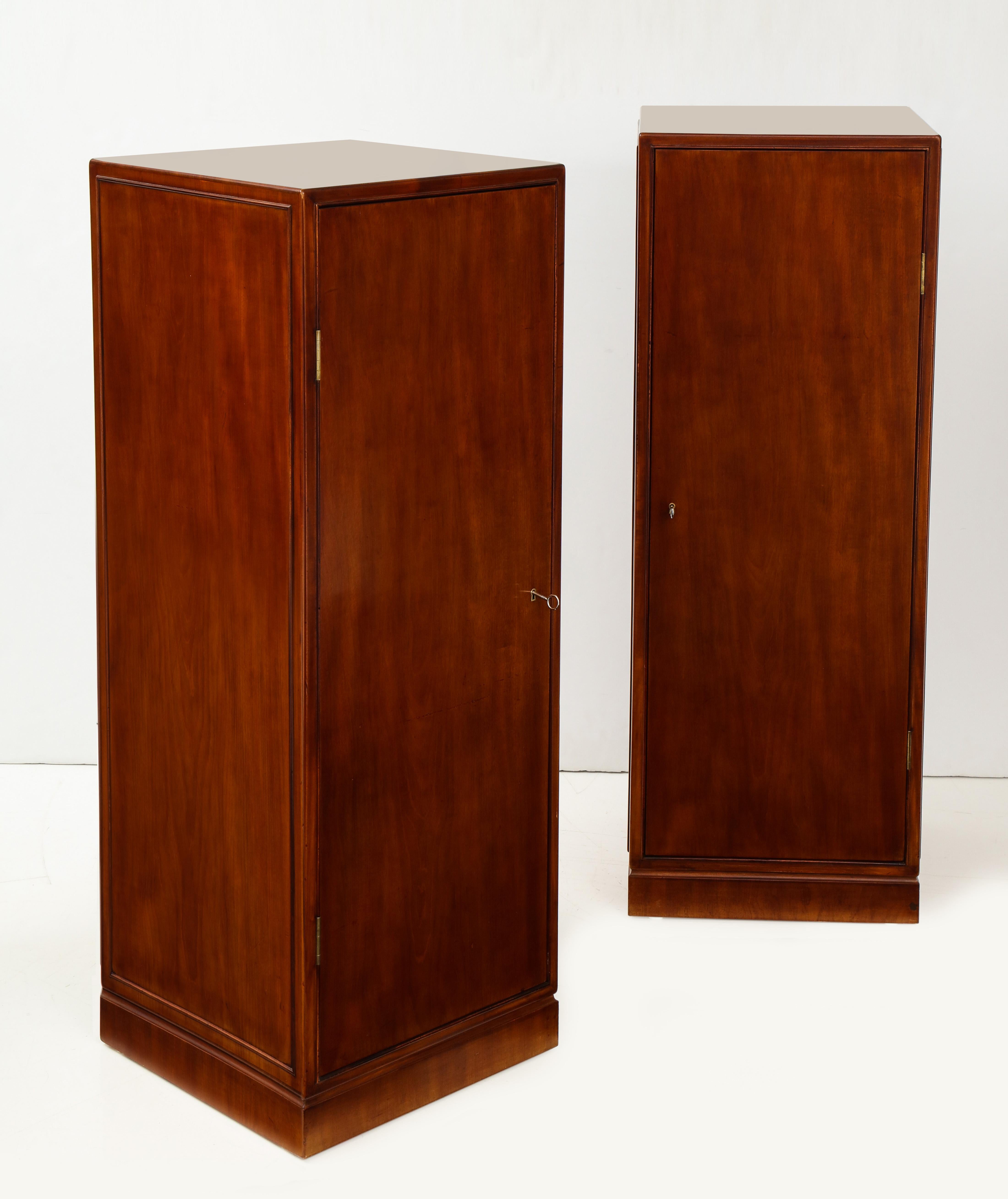 Pair of Frits Henningsen Mahogany Freestanding Pedestal Cabinets, circa 1940s 4