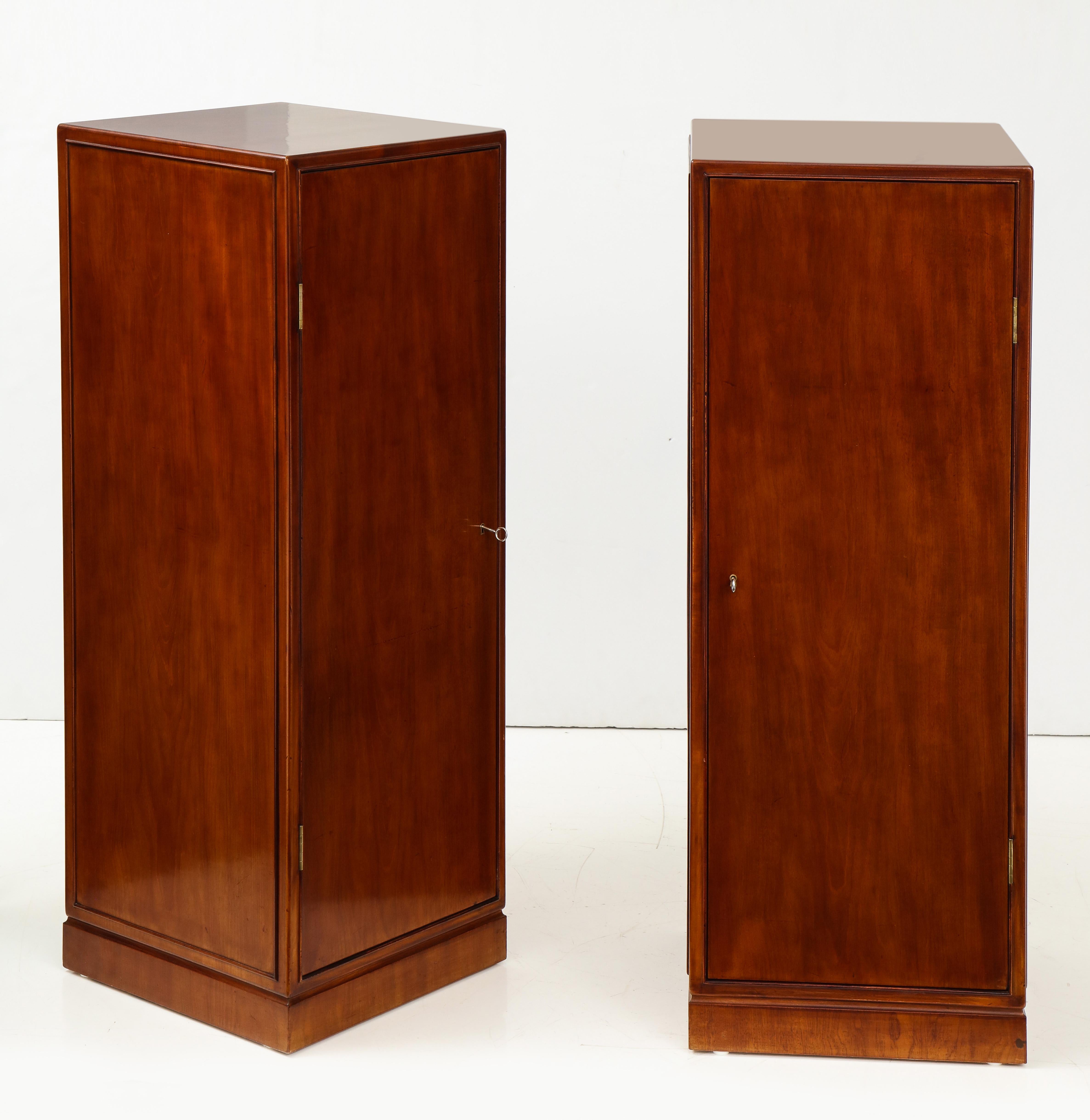 Mid-20th Century Pair of Frits Henningsen Mahogany Freestanding Pedestal Cabinets, circa 1940s